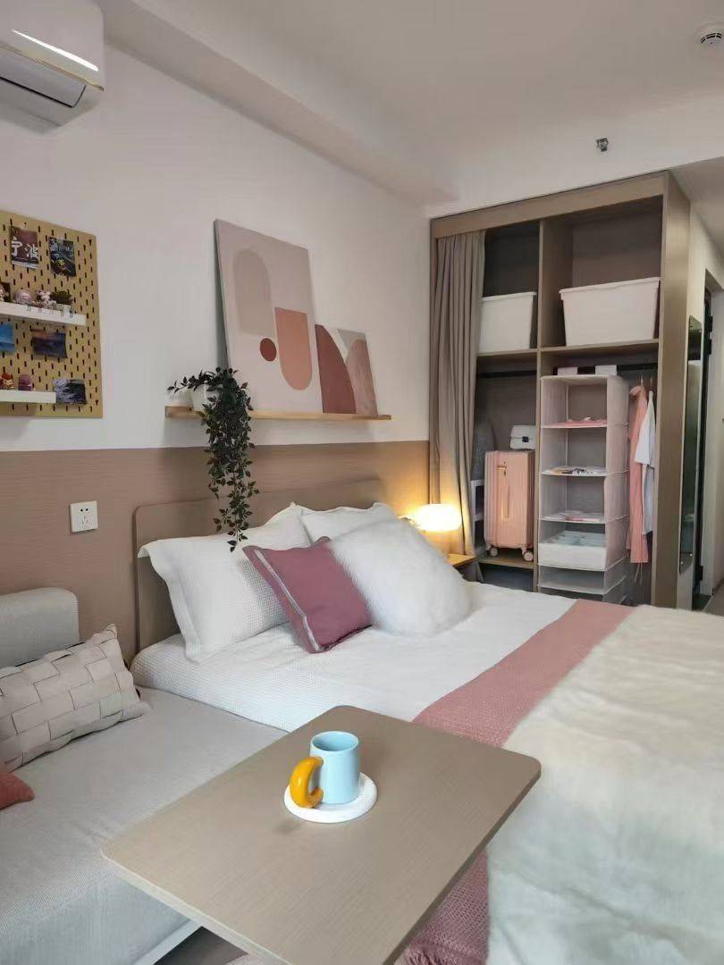 Ningbo-Yinzhou-Cozy Home,Clean&Comfy,No Gender Limit,Hustle & Bustle,“Friends”,Chilled