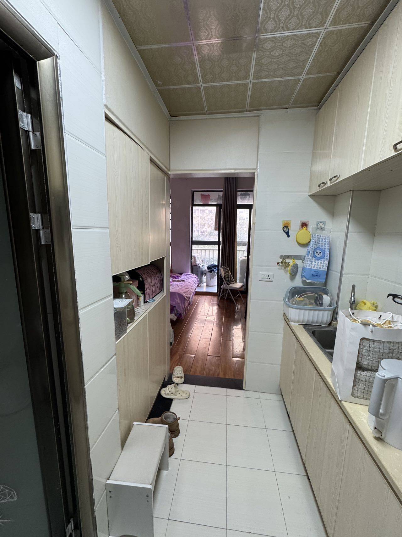 Wuhan-Hongshan-Cozy Home,Clean&Comfy,No Gender Limit,Hustle & Bustle,“Friends”,Chilled