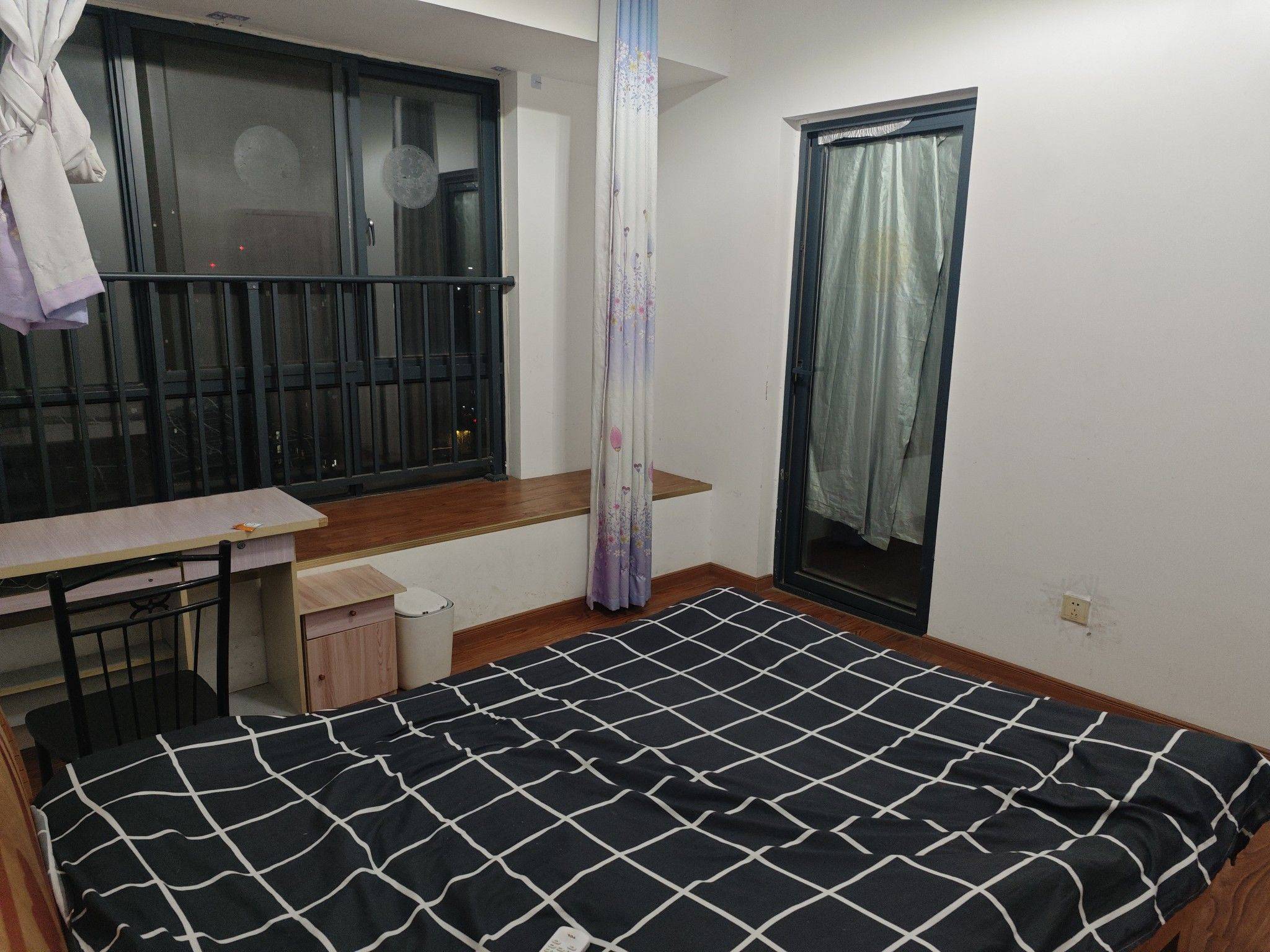 发光的少女整租房源1