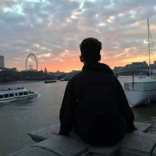 嗯哼