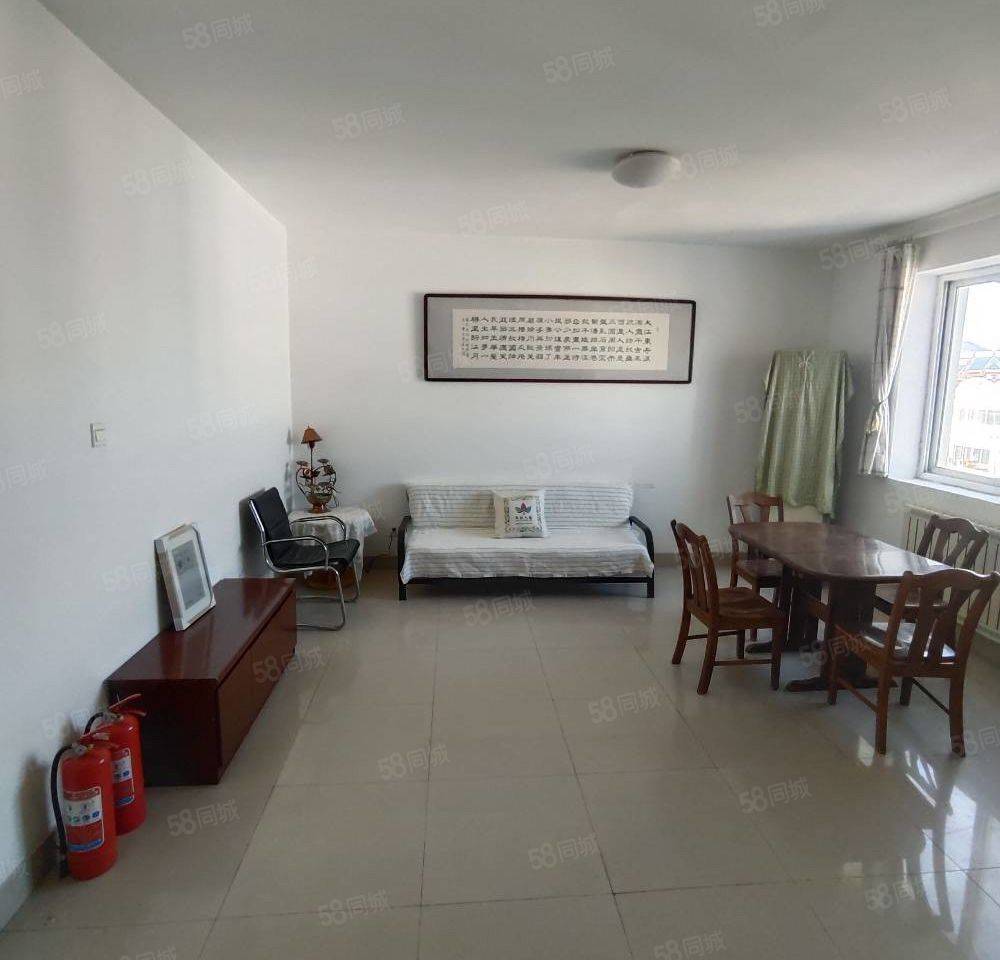 Jinan-Lixia-Cozy Home,Clean&Comfy,No Gender Limit,Hustle & Bustle,“Friends”,Chilled