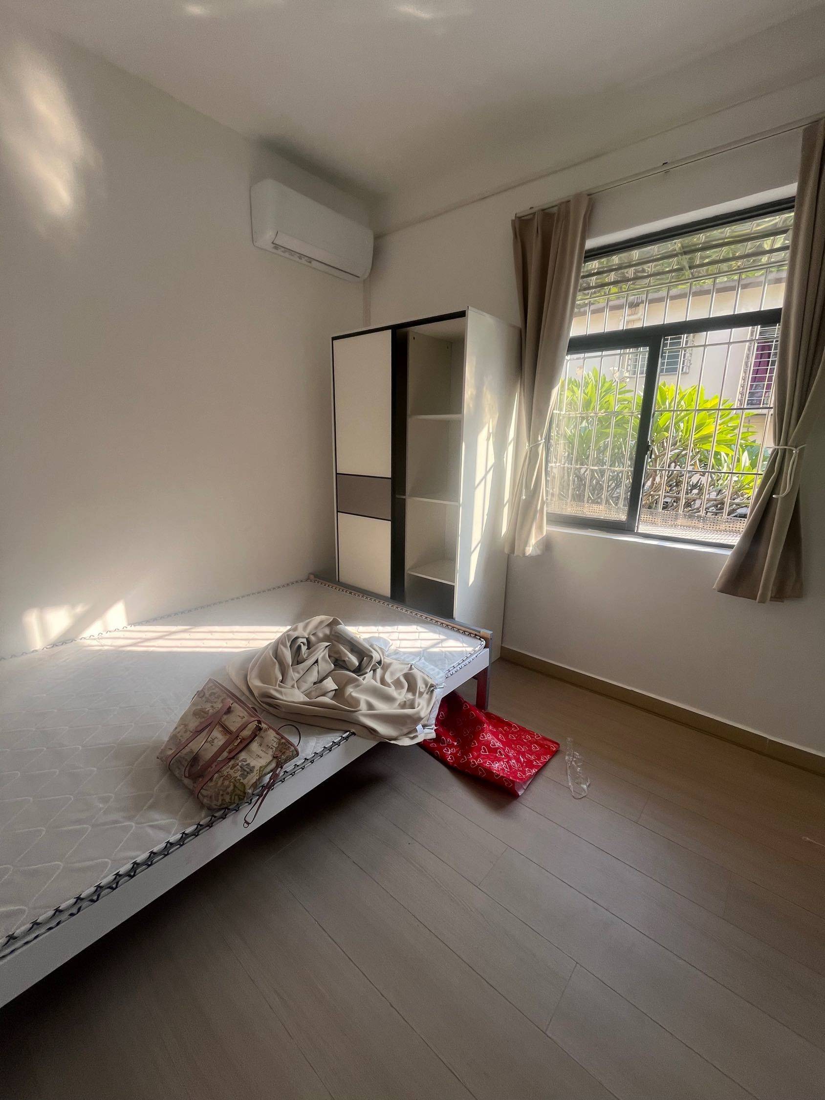 Shenzhen-Longhua-Cozy Home,Clean&Comfy,No Gender Limit,Hustle & Bustle,“Friends”,Chilled,LGBTQ Friendly,Pet Friendly