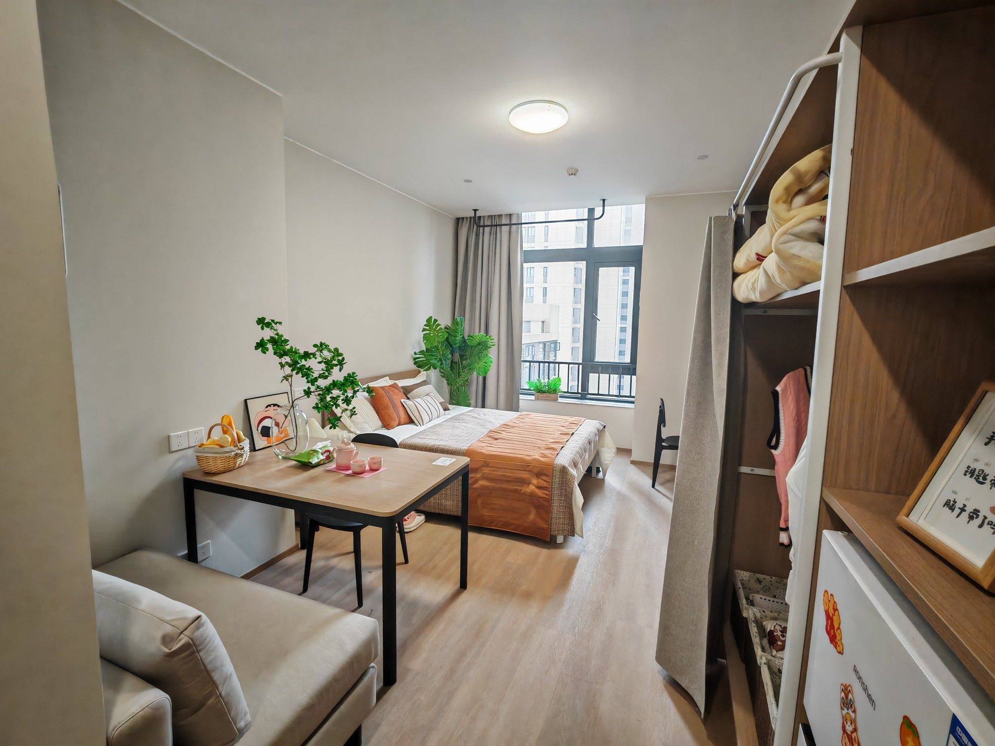 Wuhan-Hongshan-Cozy Home,Clean&Comfy,No Gender Limit,Hustle & Bustle,“Friends”,Chilled,Pet Friendly