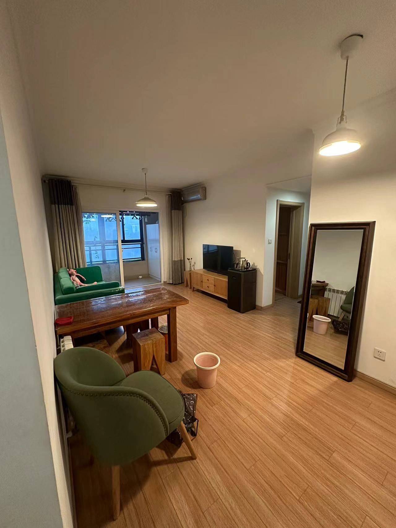 Zhengzhou-Zhongyuan-Cozy Home,Clean&Comfy,No Gender Limit,Hustle & Bustle,“Friends”,Chilled,LGBTQ Friendly,Pet Friendly