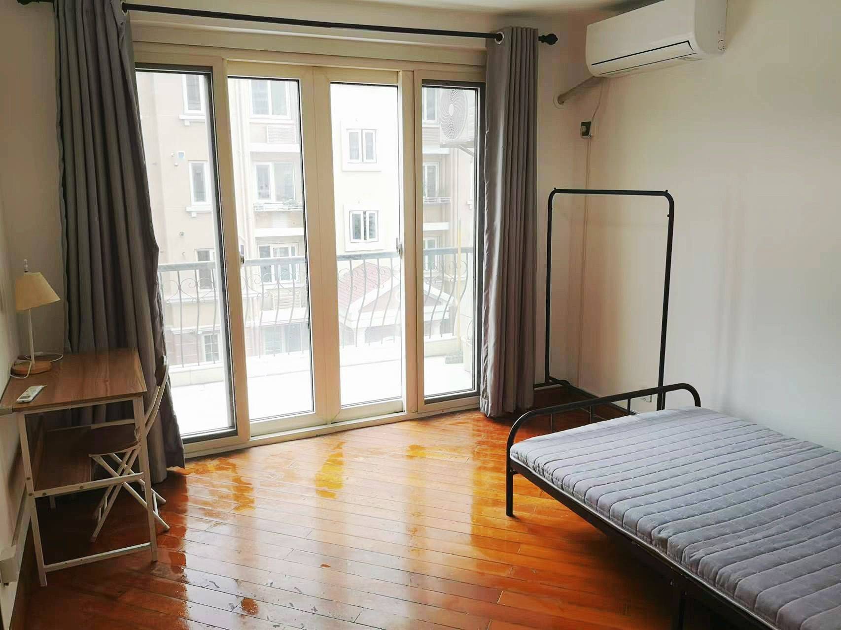 Shanghai-Minhang-Cozy Home,Clean&Comfy,No Gender Limit,Hustle & Bustle,“Friends”,Chilled,LGBTQ Friendly,Pet Friendly