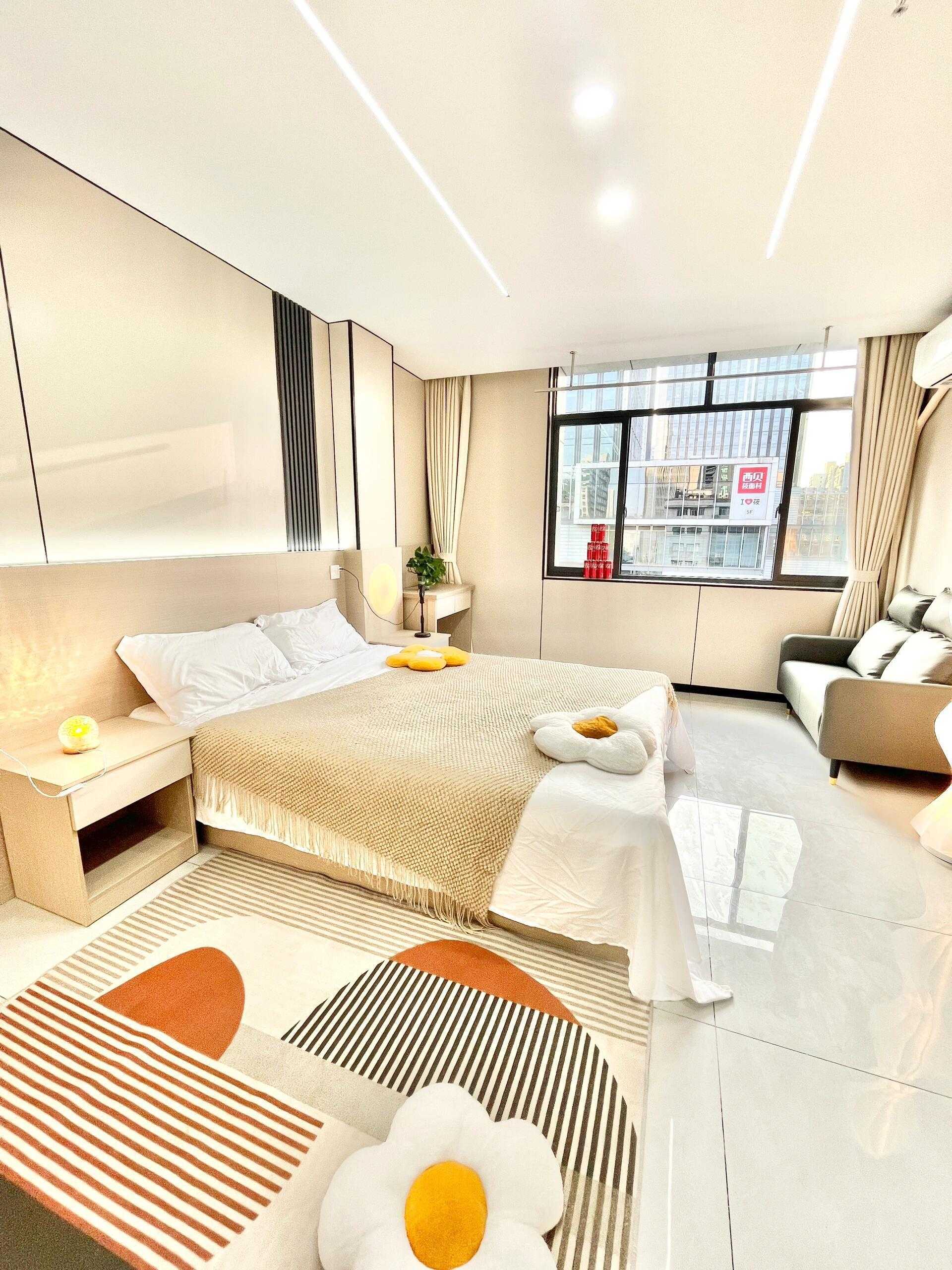 Wuhan-Hongshan-Cozy Home,Clean&Comfy,No Gender Limit,Hustle & Bustle,“Friends”,Chilled,LGBTQ Friendly,Pet Friendly