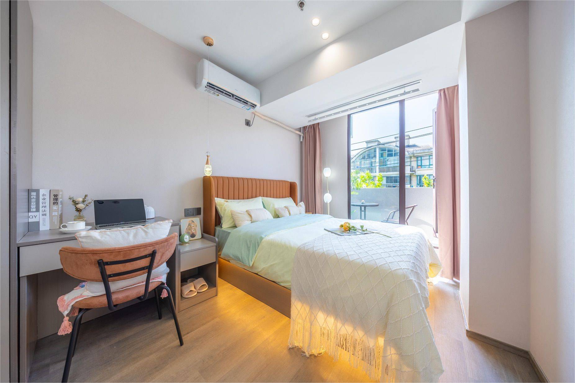 Shanghai-Putuo-Cozy Home,Clean&Comfy,No Gender Limit,Hustle & Bustle,“Friends”,Chilled,LGBTQ Friendly,Pet Friendly