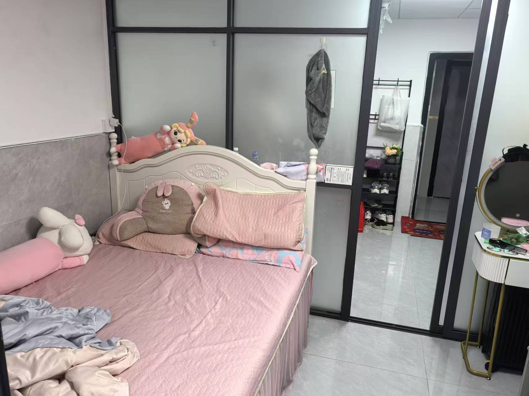 Shenzhen-Luohu-Pet Friendly