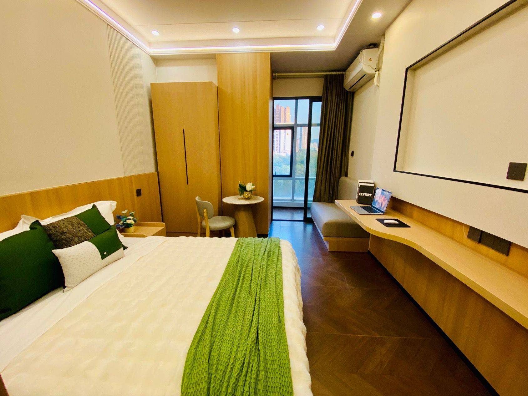 Shenzhen-Longgang-Cozy Home,Clean&Comfy,No Gender Limit,Hustle & Bustle