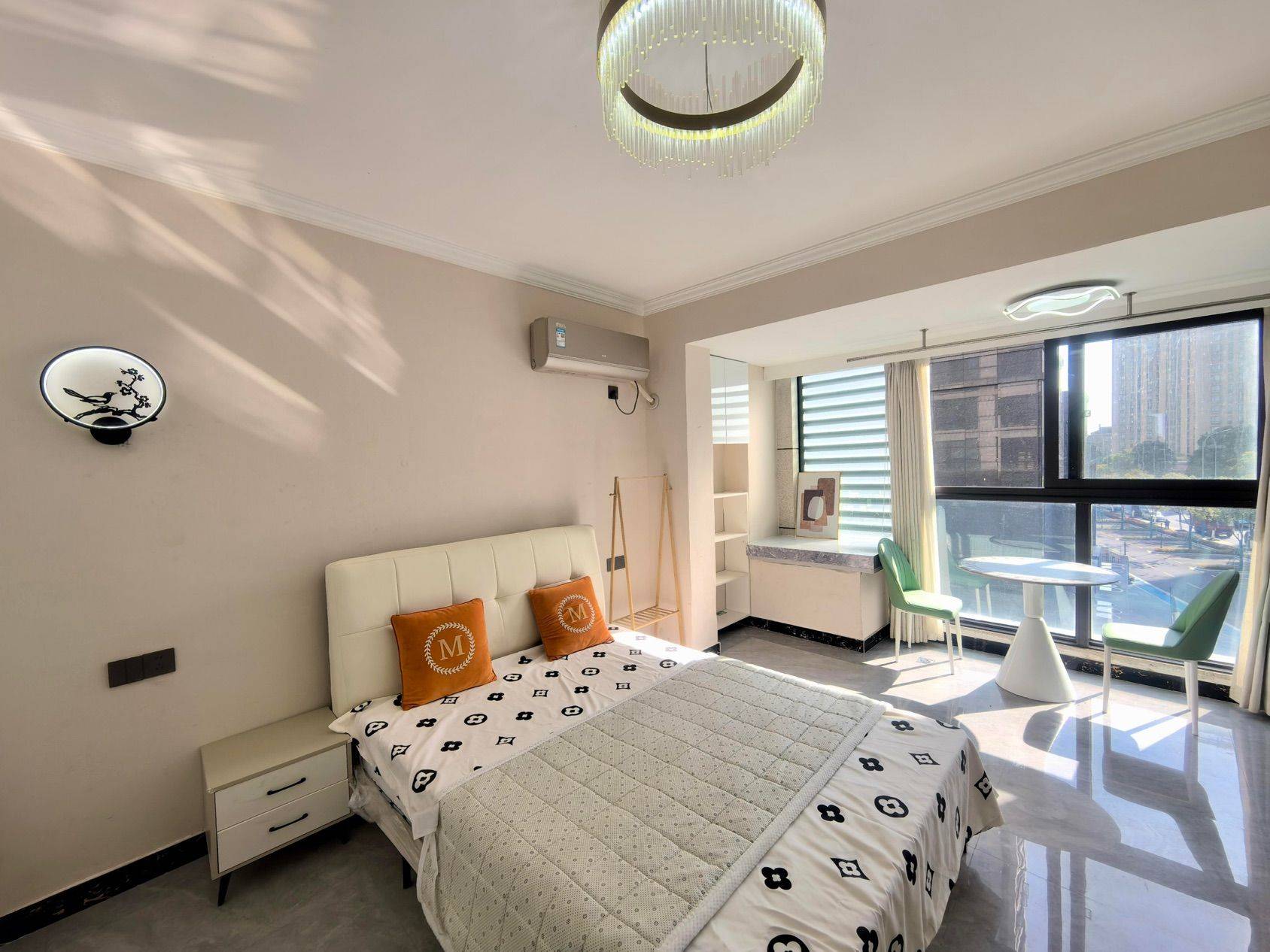 Wuhan-Hongshan-Cozy Home,Clean&Comfy,No Gender Limit,Hustle & Bustle,LGBTQ Friendly