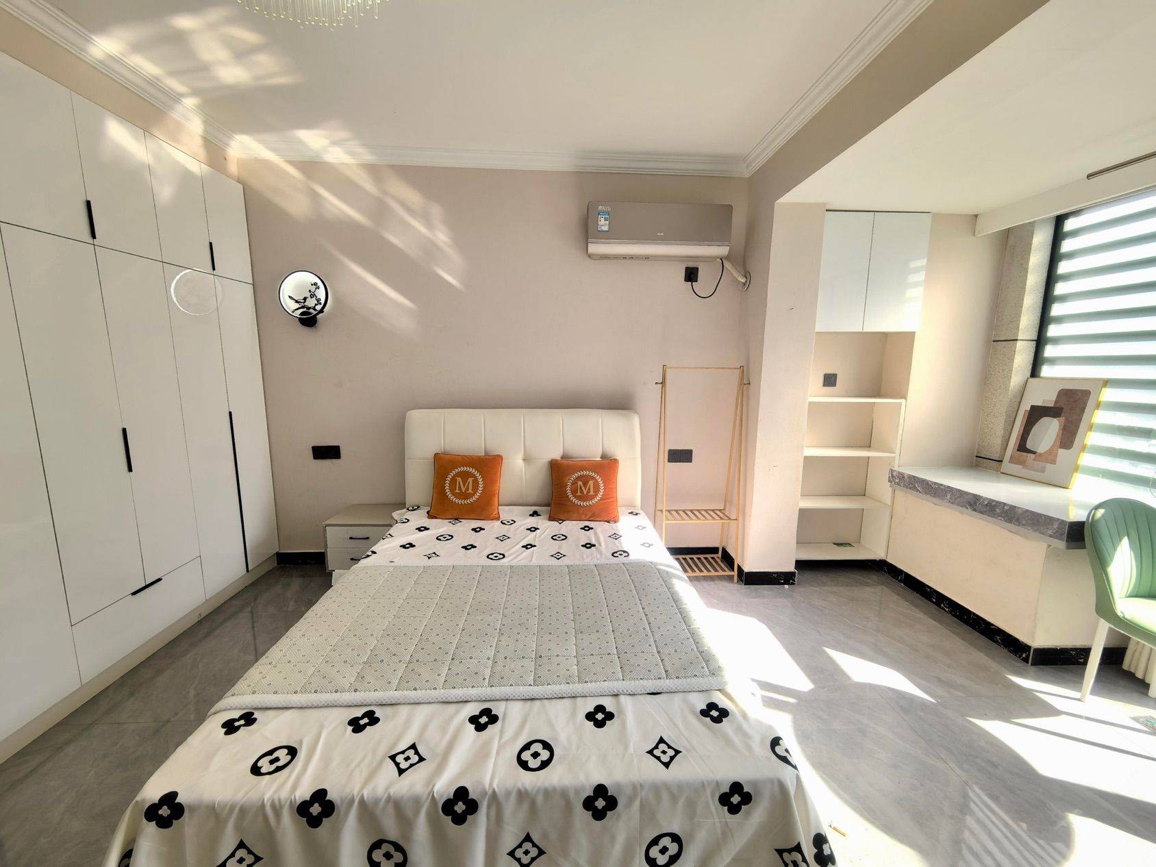 Wuhan-Hongshan-Cozy Home,Clean&Comfy,No Gender Limit,Hustle & Bustle,LGBTQ Friendly