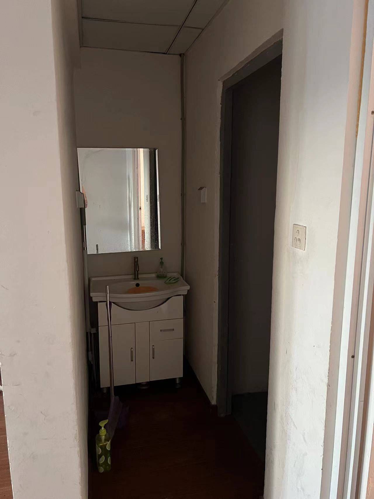 Shanghai-Qingpu-Clean&Comfy,No Gender Limit