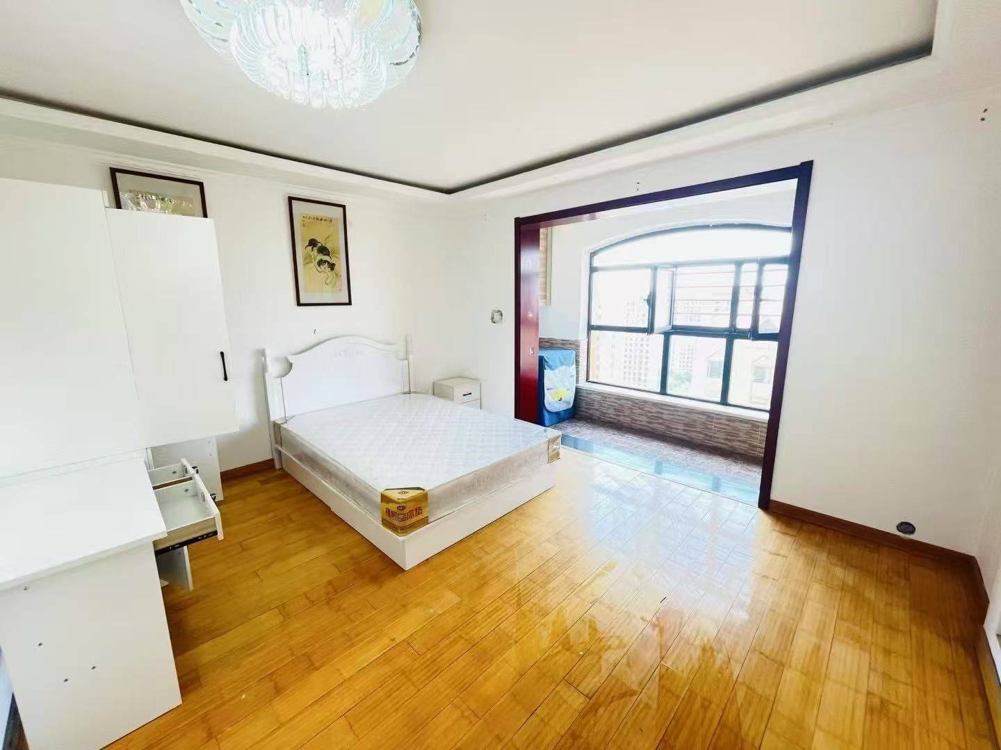 青岛-李滄-精装修,家具齐全,捡漏,溫馨小窩,乾淨治愈,不限性別
