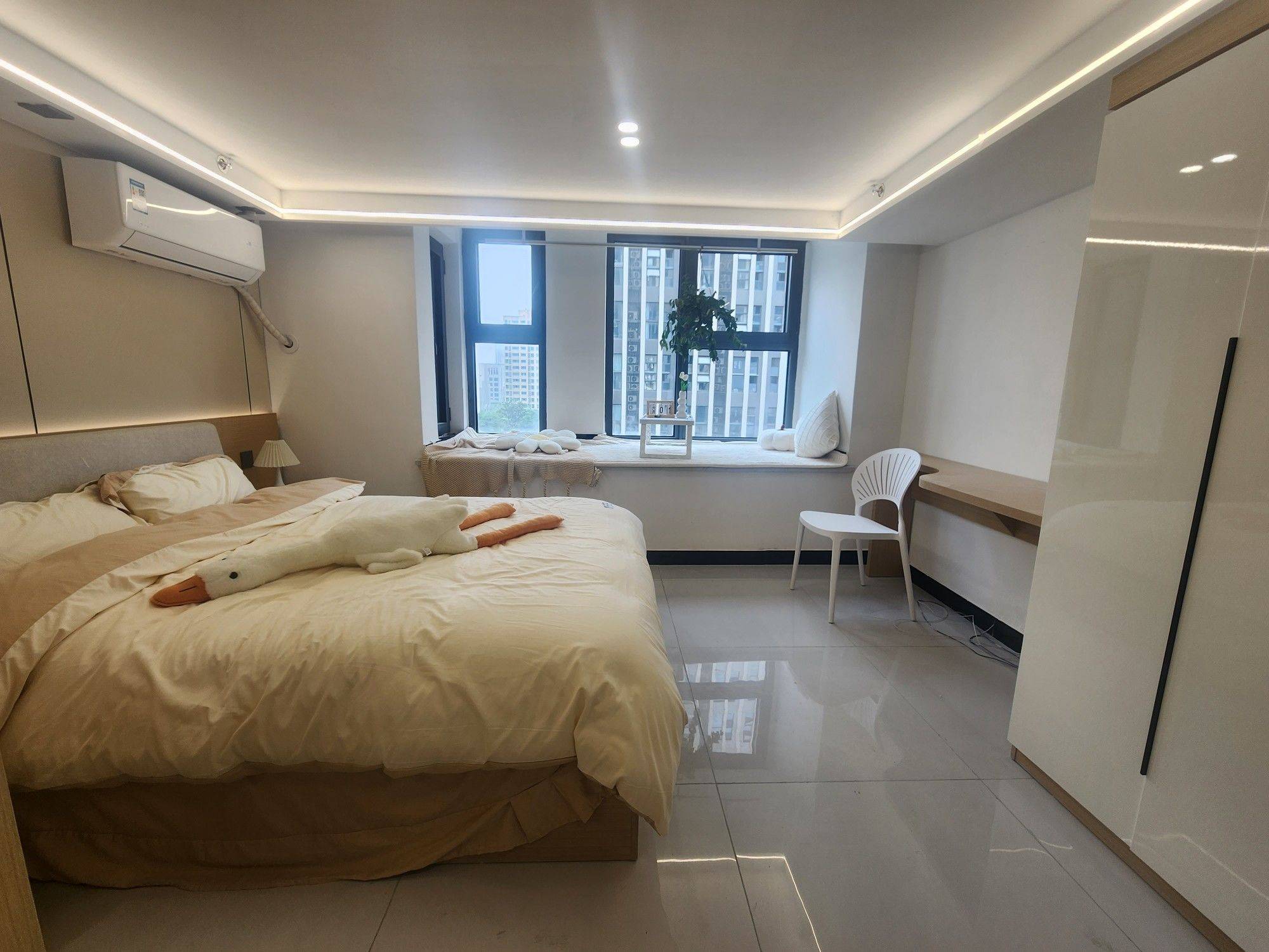 Shanghai-Xuhui-Cozy Home,Clean&Comfy,Hustle & Bustle,“Friends”,Chilled,Pet Friendly