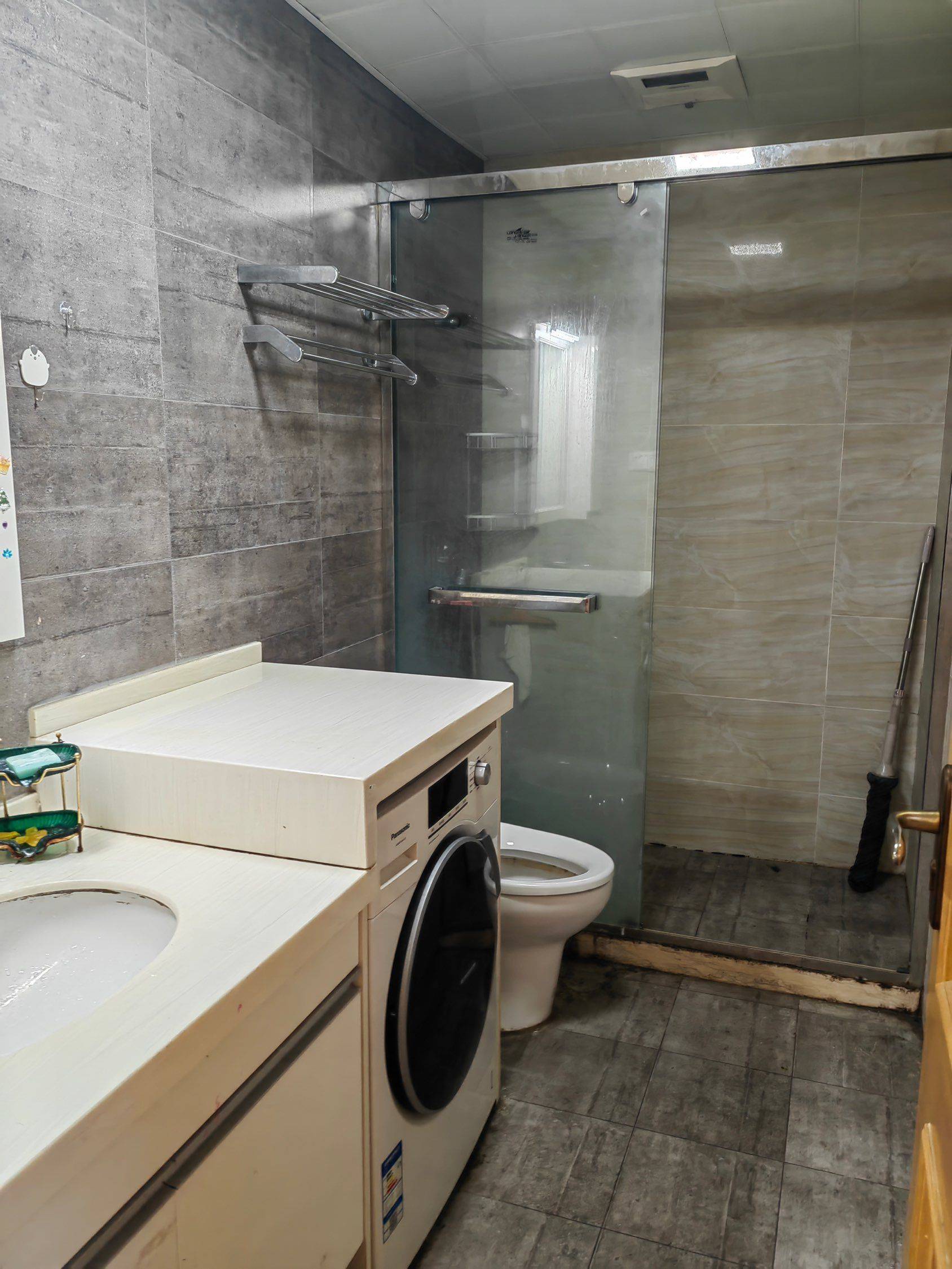 Shanghai-Xuhui-Cozy Home,Clean&Comfy,No Gender Limit,Hustle & Bustle,“Friends”,Chilled