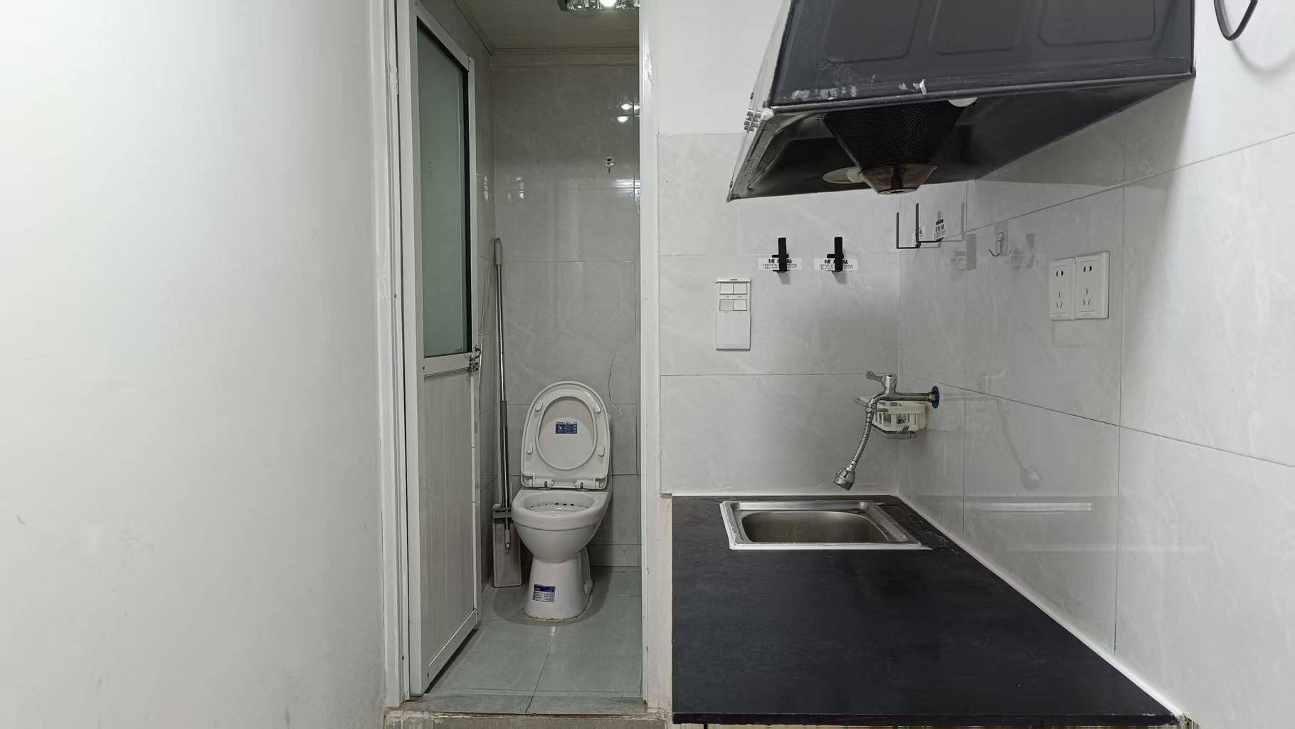 Shanghai-Minhang-Cozy Home,Clean&Comfy,No Gender Limit,Hustle & Bustle,“Friends”,Chilled,LGBTQ Friendly