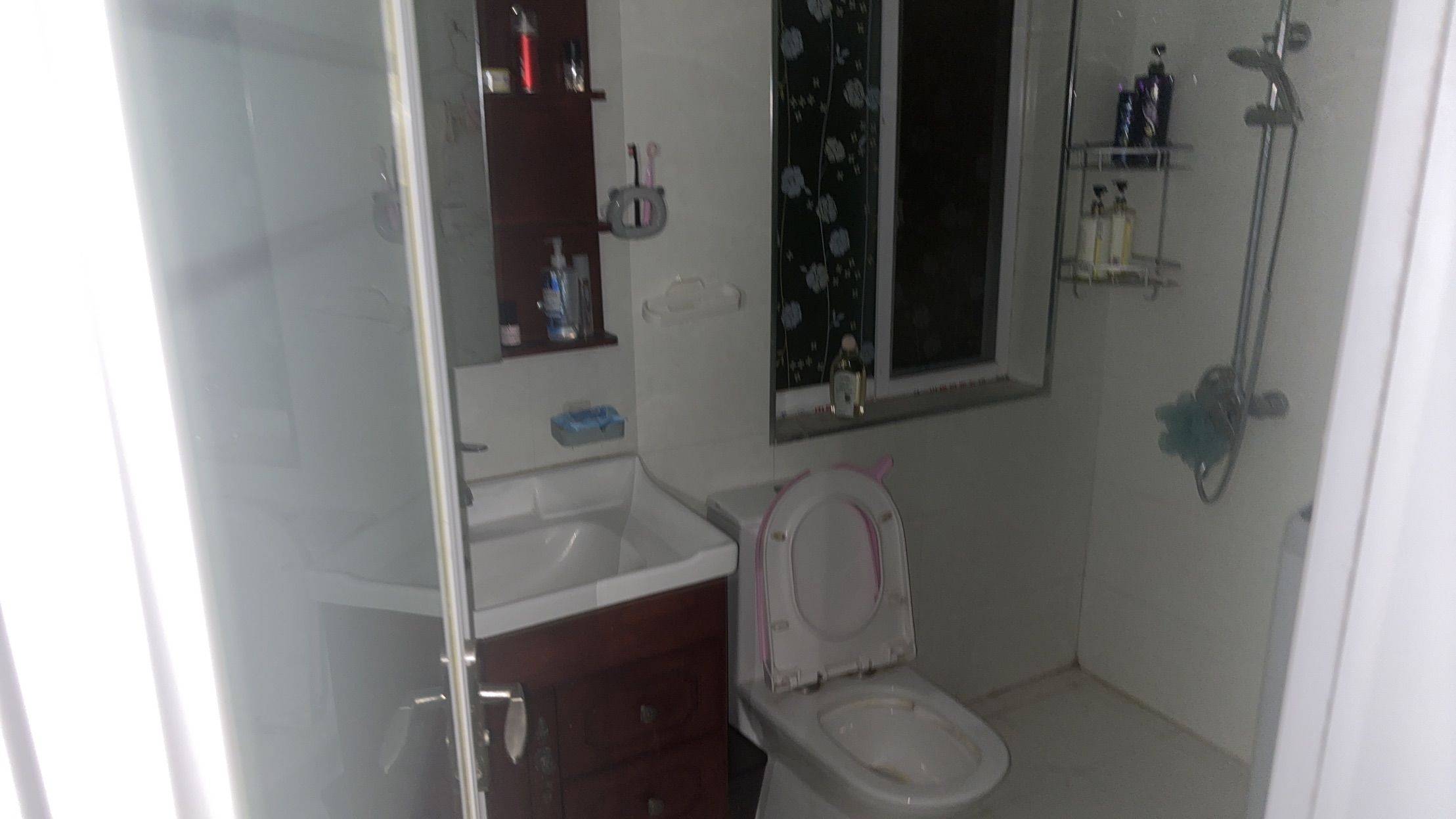 Wuhan-Jianghan-Cozy Home,Clean&Comfy,No Gender Limit,Hustle & Bustle,“Friends”,Chilled