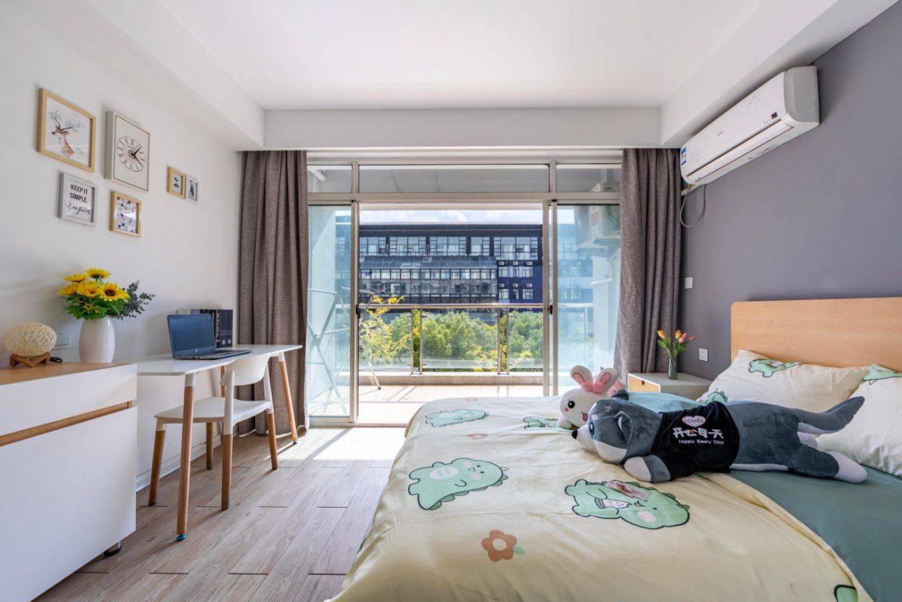 Shanghai-Pudong-Cozy Home,Clean&Comfy,No Gender Limit,Hustle & Bustle,“Friends”,Chilled,LGBTQ Friendly,Pet Friendly