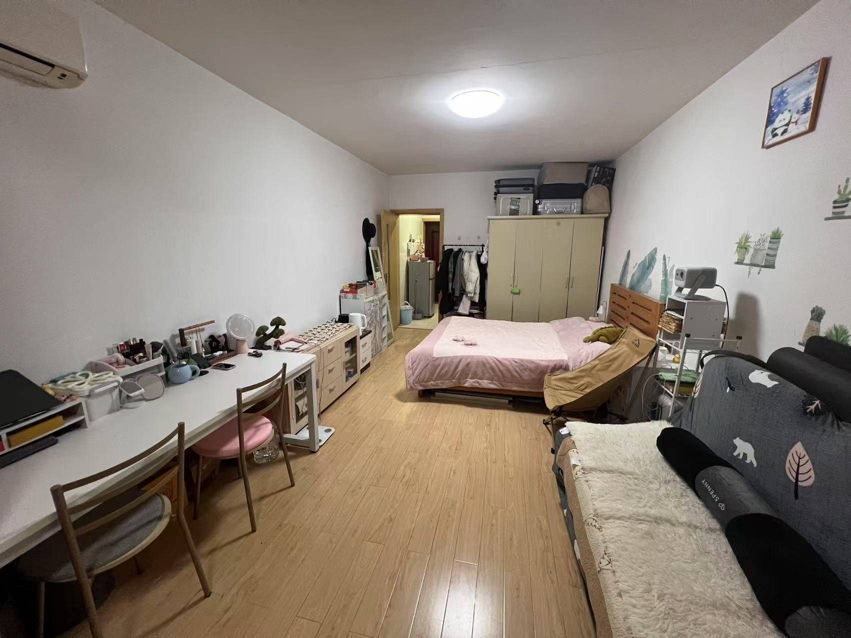 Shanghai-Pudong-Cozy Home,Clean&Comfy,No Gender Limit,Hustle & Bustle,“Friends”,Chilled