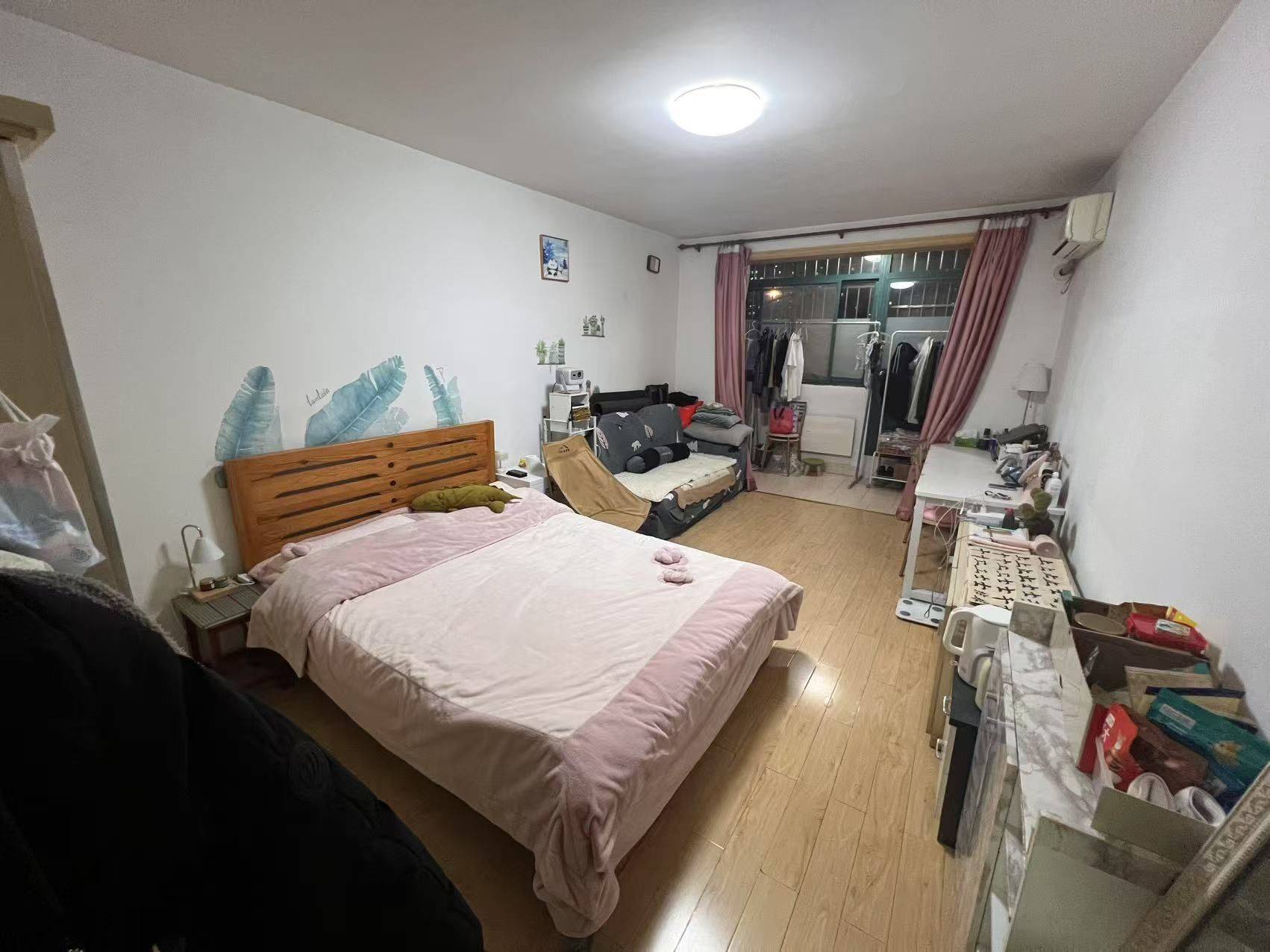 Shanghai-Pudong-Cozy Home,Clean&Comfy,No Gender Limit,Hustle & Bustle,“Friends”,Chilled