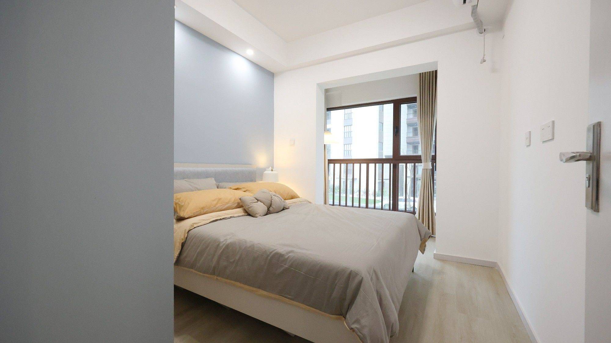 Shanghai-Changning-定制装修,博主风,采光好,风水好,LGBTQ Friendly,Cozy Home,Clean&Comfy,No Gender Limit,Hustle & Bustle,“Friends”,Chilled