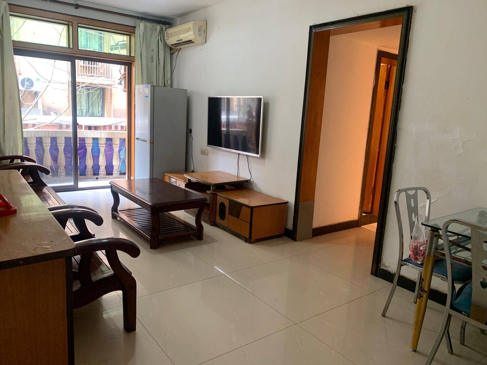 Chongqing-Beibei-Cozy Home,Clean&Comfy,No Gender Limit,Hustle & Bustle,“Friends”,Chilled,Pet Friendly