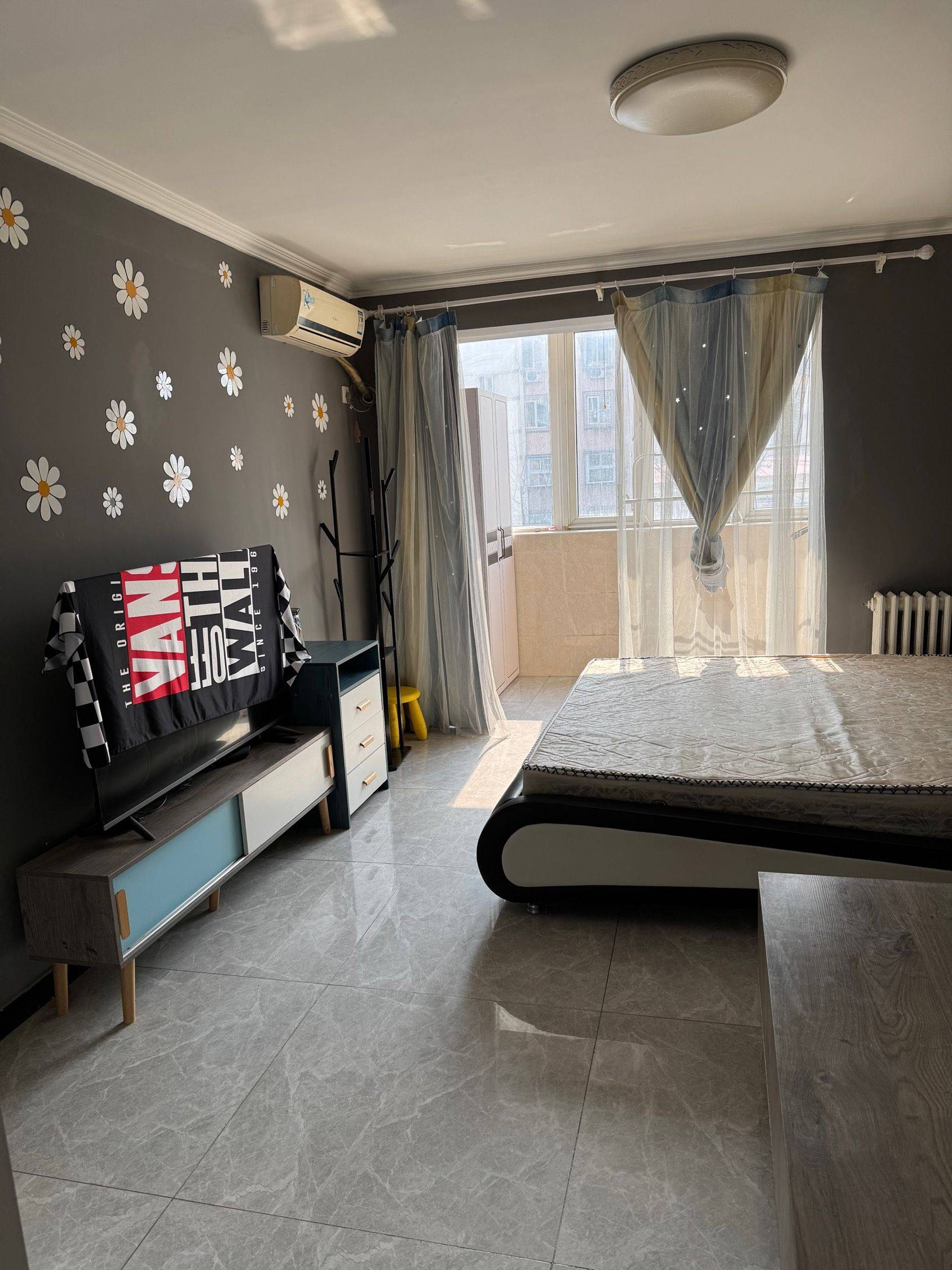 Beijing-Tongzhou-长租整租,两室一厅一厨一卫,2 bedrooms,冰箱洗衣机各一，空调3个,👯‍♀️,Single Apartment,LGBTQ Friendly