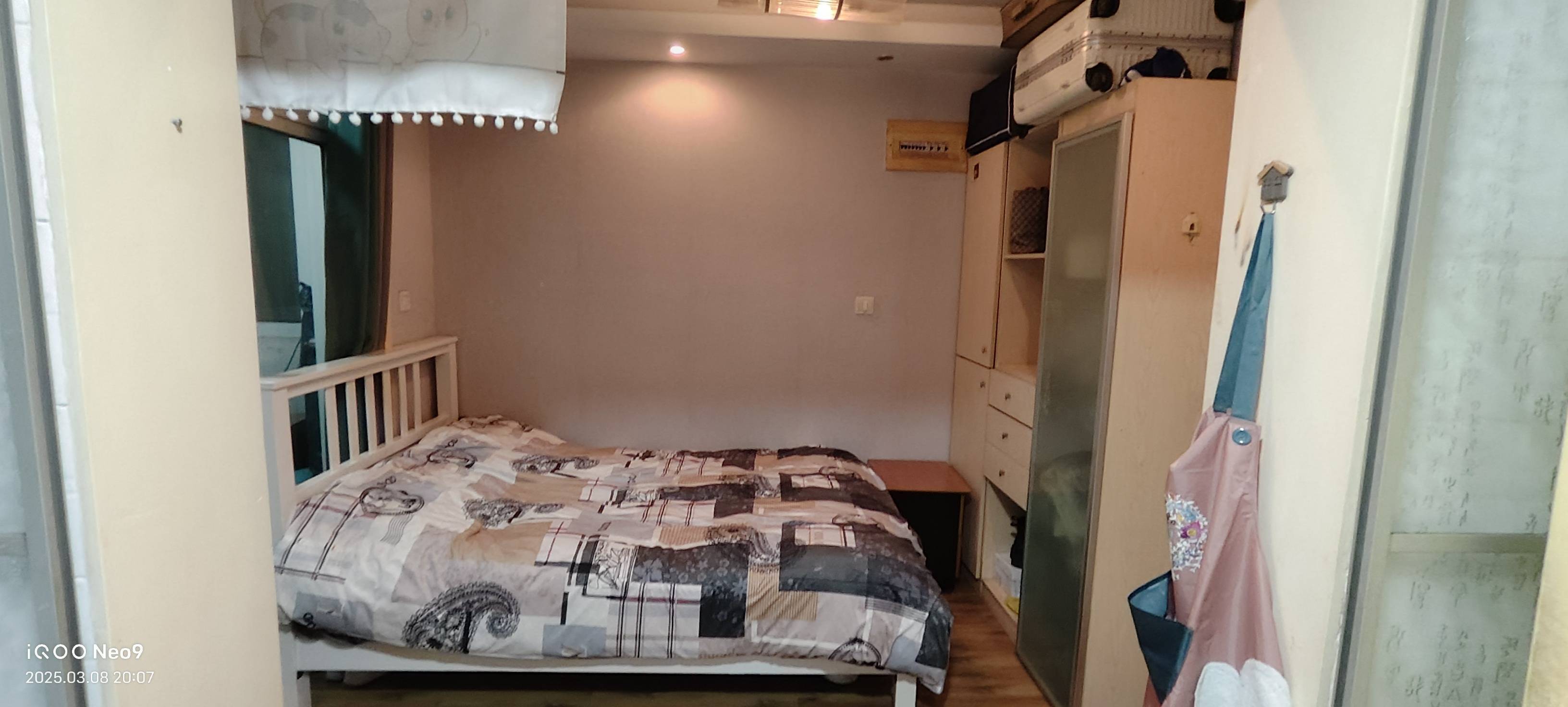 Shanghai-Minhang-70RMB/Night,🉑民用0.6毛一度电,🏩100米生活广场,🚄5分钟到地铁站,🌹可申请0押金入住,🈶可提取公积金,🍒镇府保障才人公寓,🈶免费办理居住证