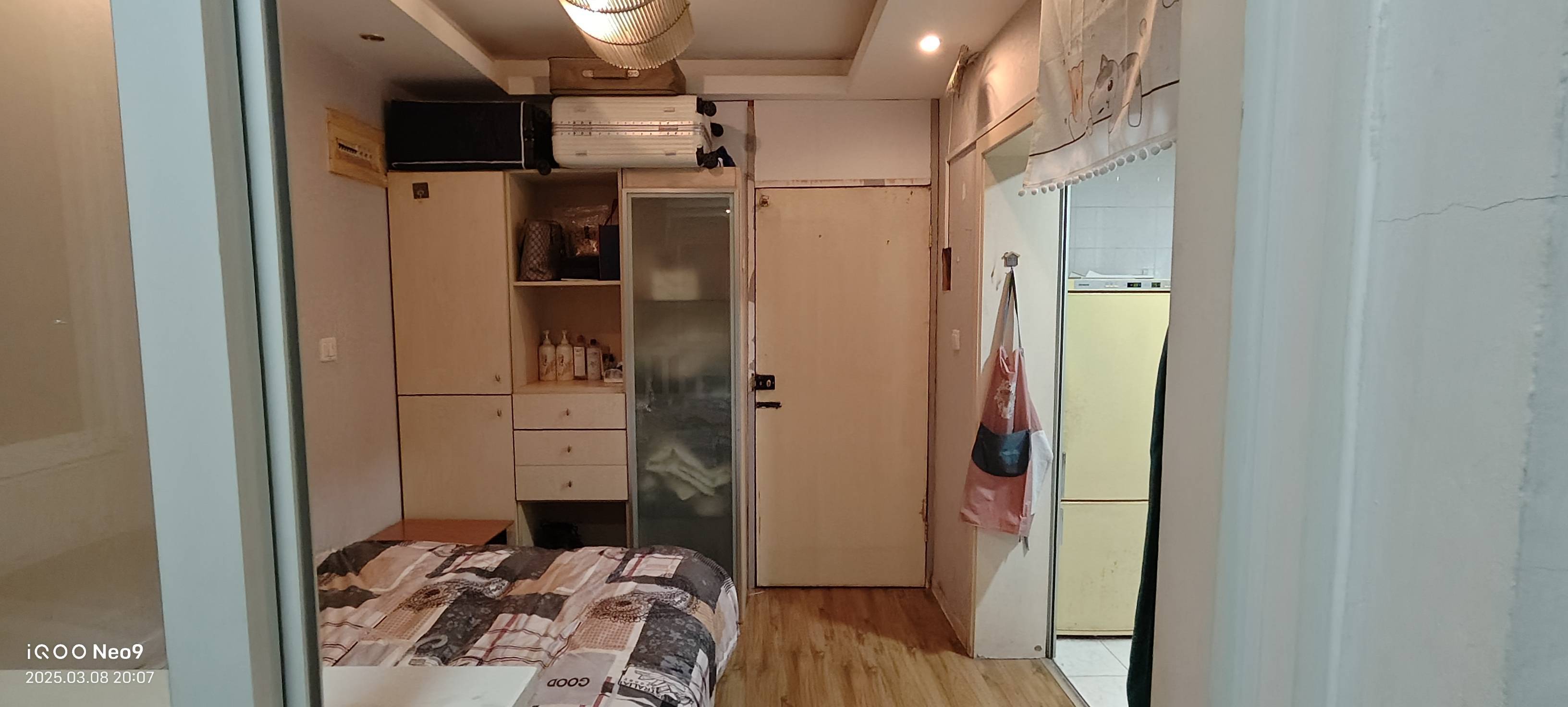 Shanghai-Minhang-70RMB/Night,🉑民用0.6毛一度电,🏩100米生活广场,🚄5分钟到地铁站,🌹可申请0押金入住,🈶可提取公积金,🍒镇府保障才人公寓,🈶免费办理居住证