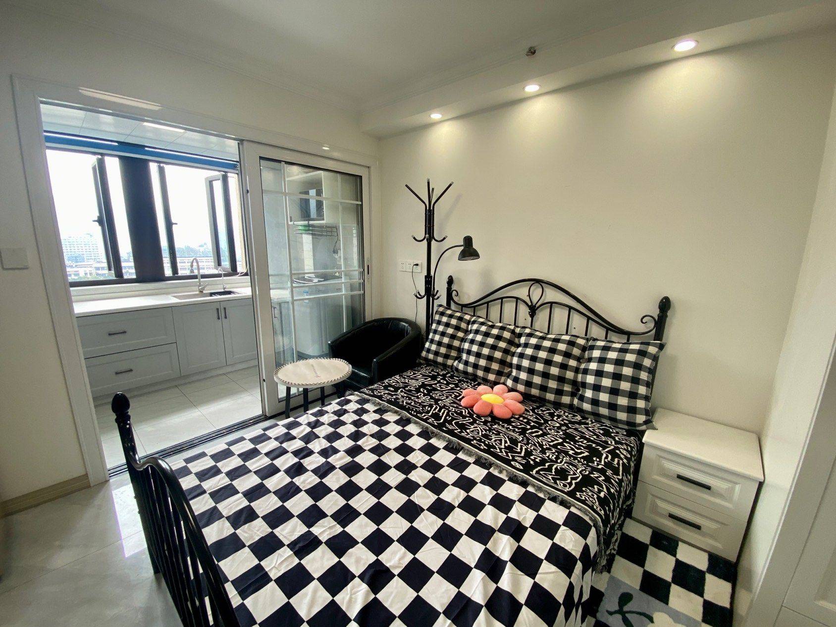 Chongqing-Nan'An-Cozy Home,Clean&Comfy,No Gender Limit,Hustle & Bustle,Chilled