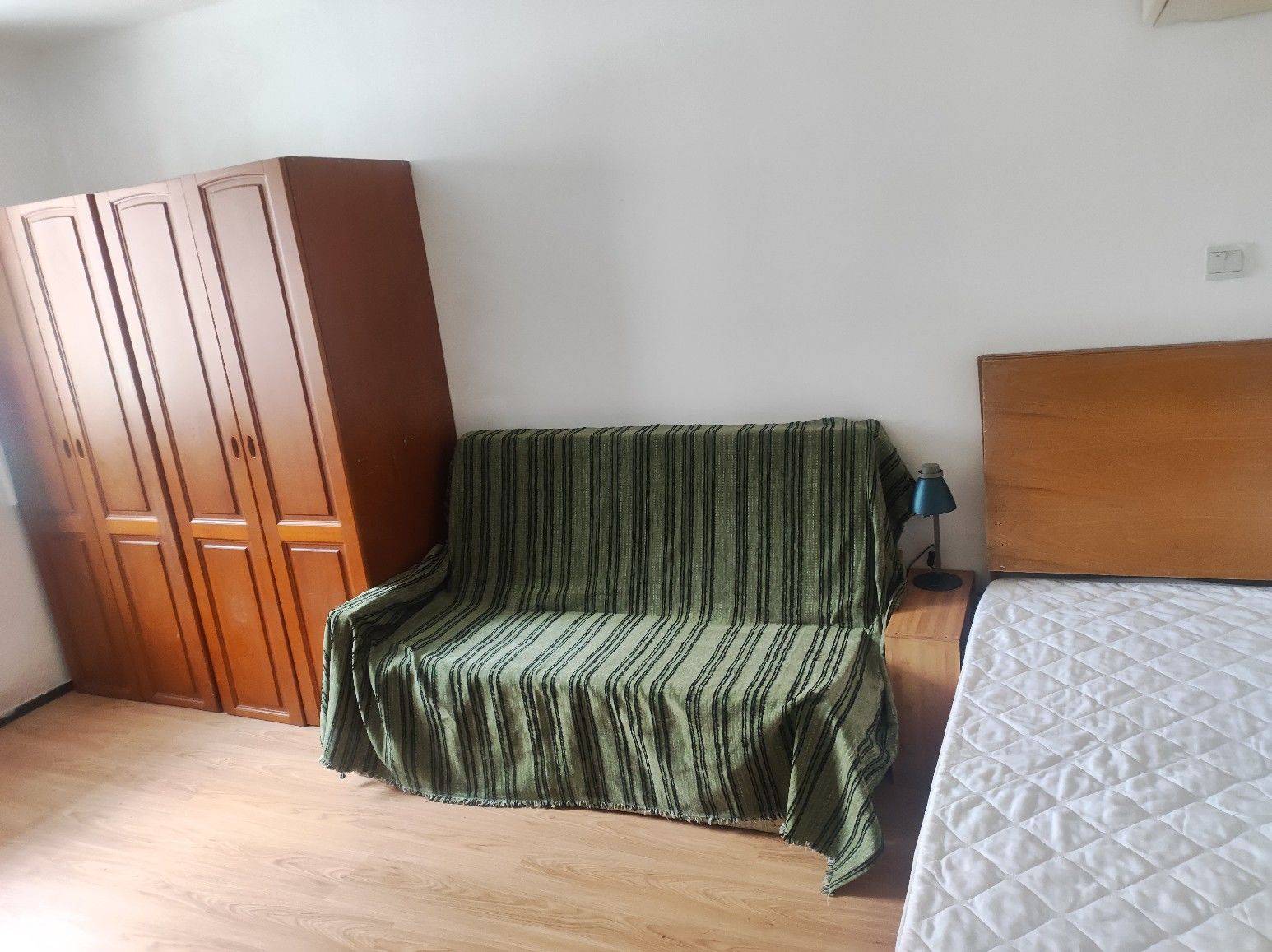 No Gender Limit-Hustle & Bustle-“Friends”-Chilled