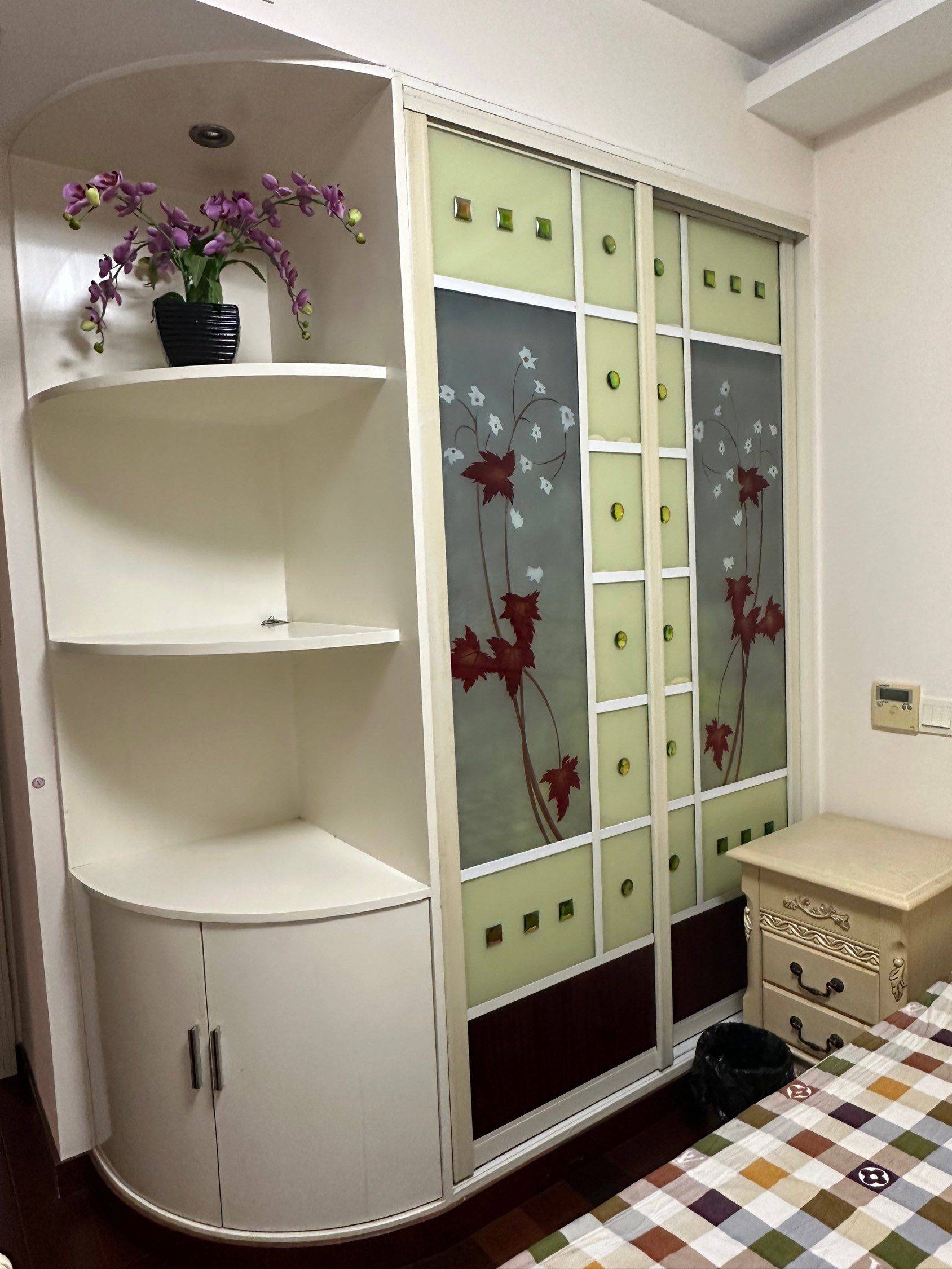 Shanghai-Minhang-70RMB/Night,🉑民用0.6毛一度电,🏩100米生活广场,🚄5分钟到地铁站,🌹可申请0押金入住,🈶可提取公积金,🍒镇府保障才人公寓,🈶免费办理居住证