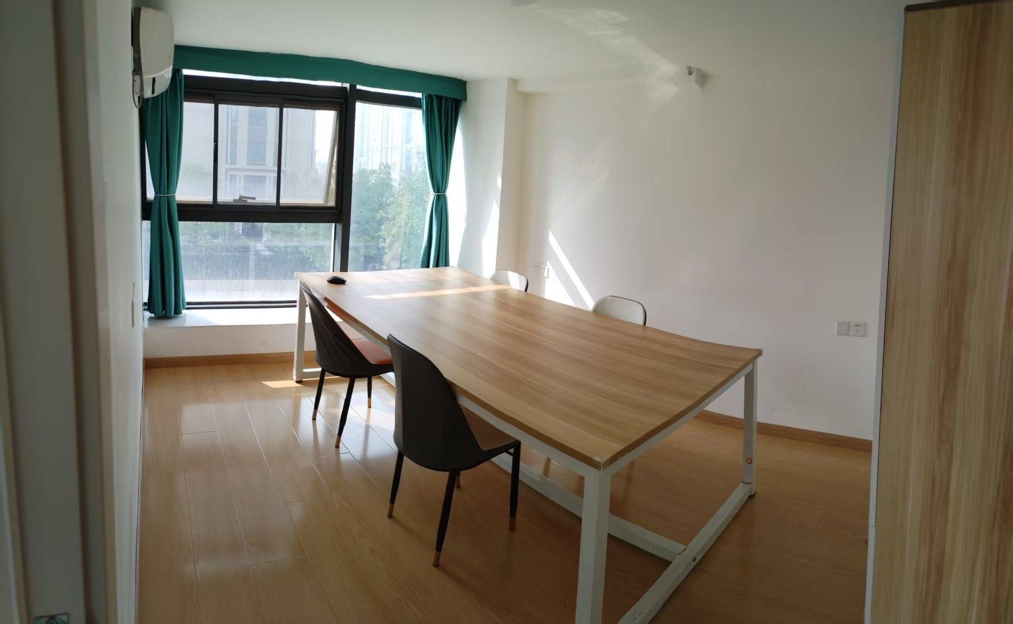 Wuhan-Hongshan-Clean&Comfy,No Gender Limit