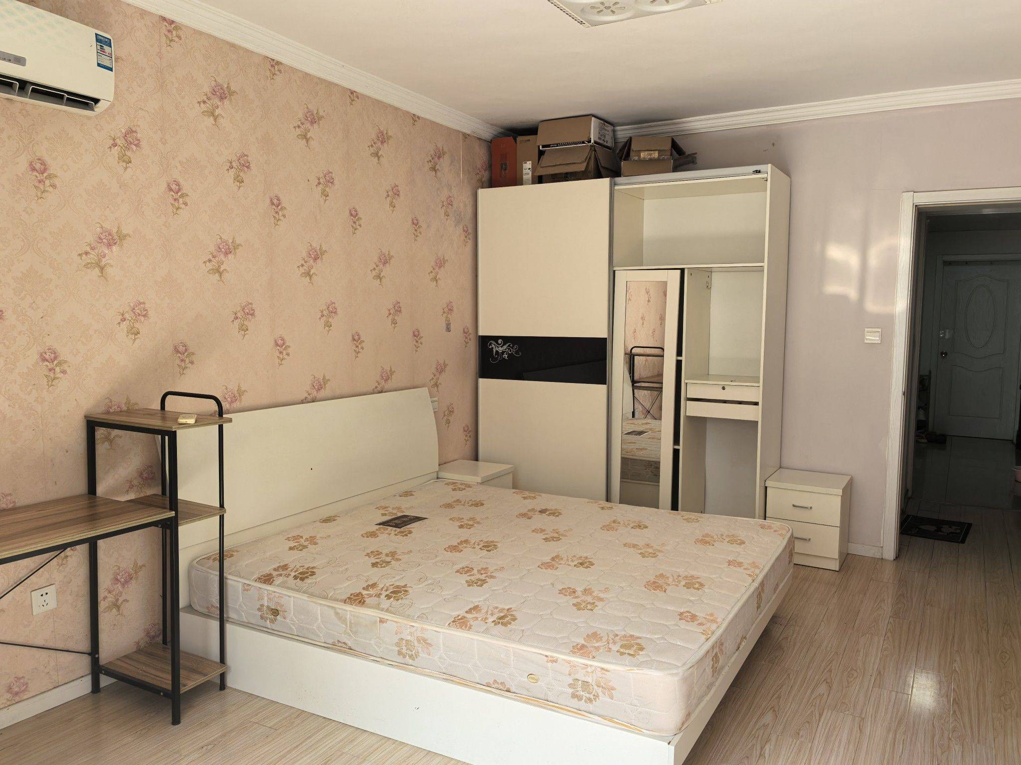 Shanghai-Yangpu-Cozy Home,Clean&Comfy,No Gender Limit,Hustle & Bustle,“Friends”,Chilled
