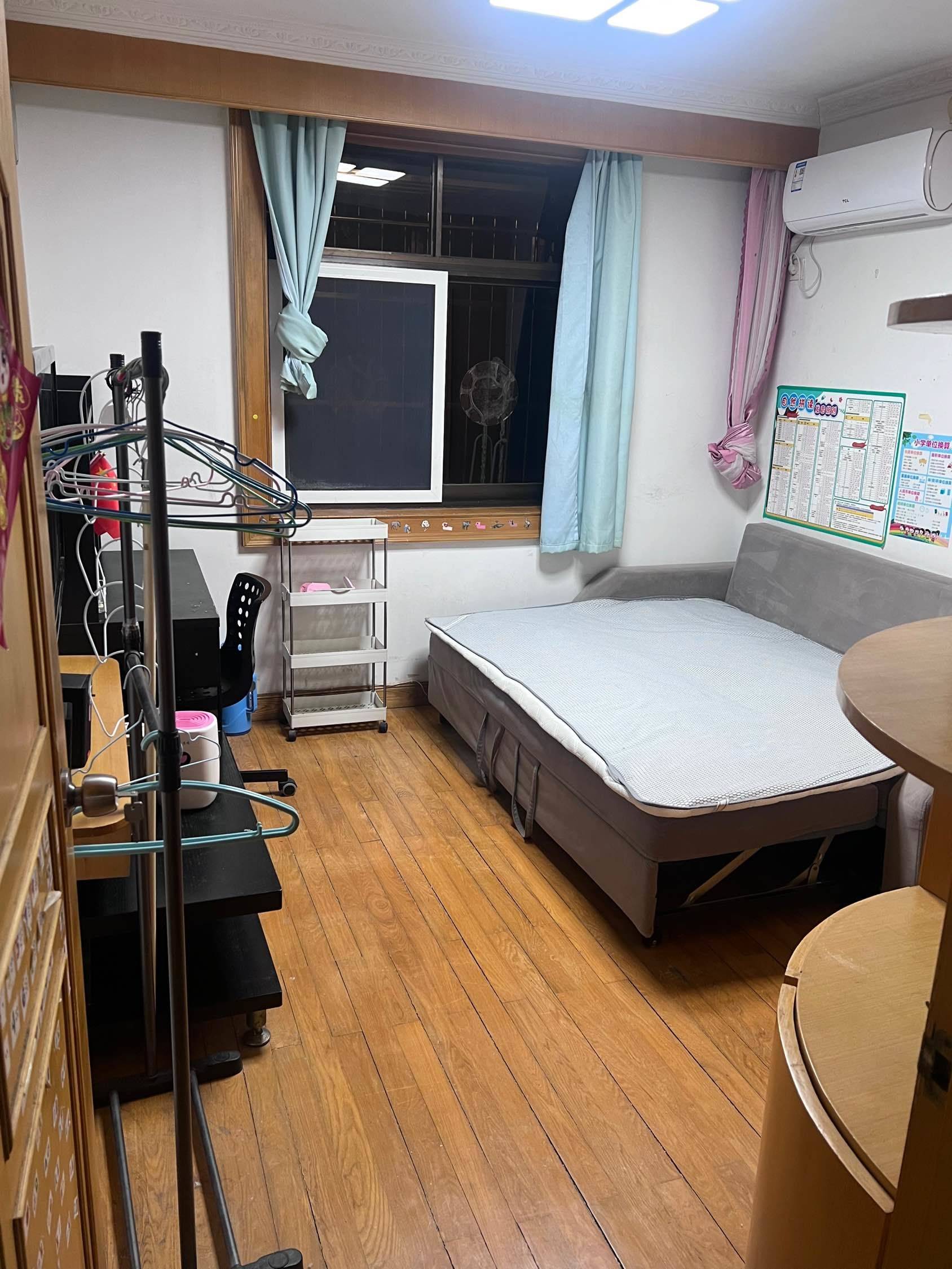 Shanghai-Pudong-Cozy Home,Clean&Comfy,No Gender Limit,Hustle & Bustle,“Friends”,Chilled,LGBTQ Friendly,Pet Friendly