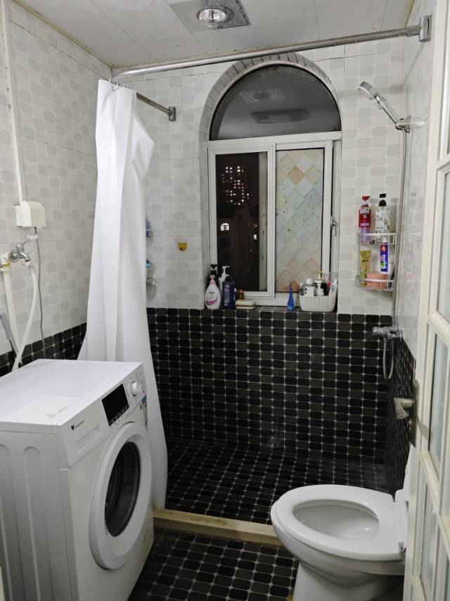 Shanghai-Pudong-Cozy Home,No Gender Limit,Hustle & Bustle,“Friends”