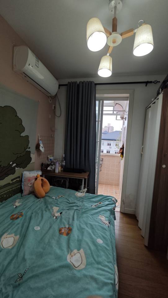Shanghai-Pudong-Cozy Home,No Gender Limit,Hustle & Bustle,“Friends”