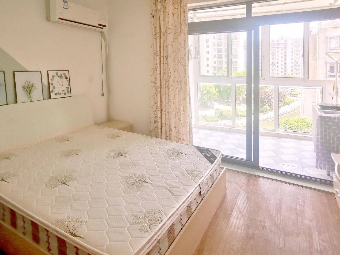 Shanghai-Jiading-女生合租,Cozy Home,Clean&Comfy,Hustle & Bustle,“Friends”
