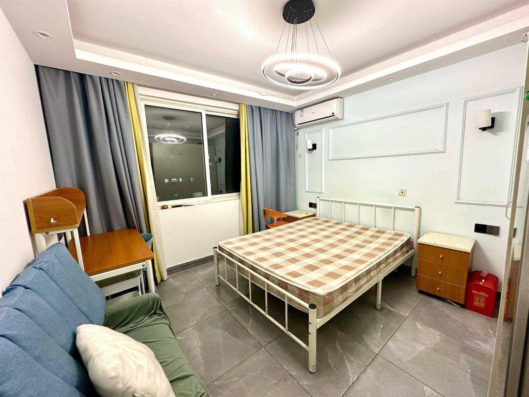 Shanghai-Minhang-徐汇租房,押一付一,带泳池,闵行租房,15号线,高楼层采光好,酒店式公寓,落地窗,外籍可住,华泾租房,5号线租房,拎包入住,大露台,15号线租房,Pet Friendly,LGBTQ Friendly,Cozy Home,Clean&Comfy,No Gender Limit,Hustle & Bustle,“Friends”,Chilled