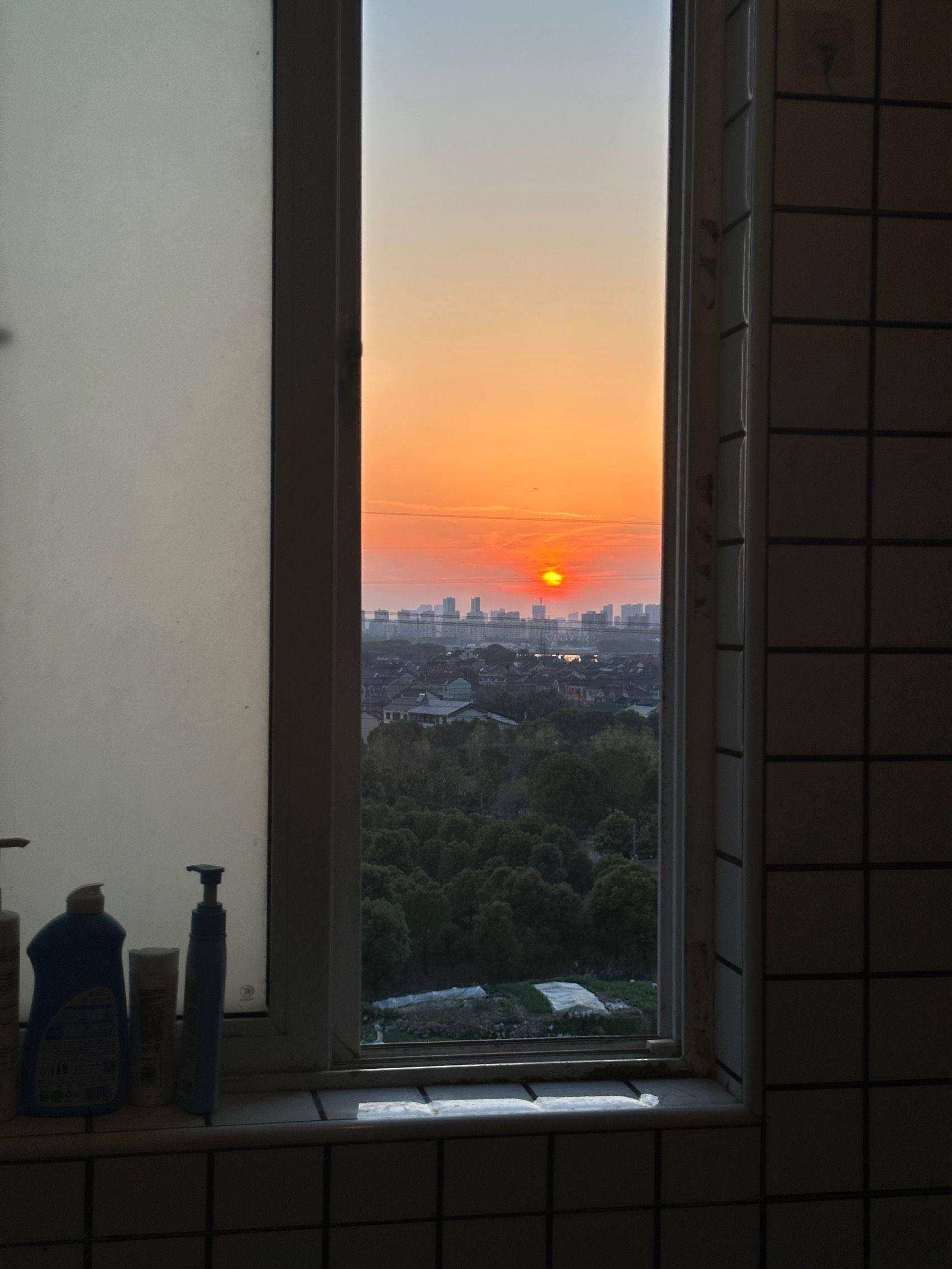 Shanghai-Minhang-徐汇租房,押一付一,带泳池,闵行租房,15号线,高楼层采光好,酒店式公寓,落地窗,外籍可住,华泾租房,5号线租房,拎包入住,大露台,15号线租房,Pet Friendly,LGBTQ Friendly,Cozy Home,Clean&Comfy,No Gender Limit,Hustle & Bustle,“Friends”,Chilled