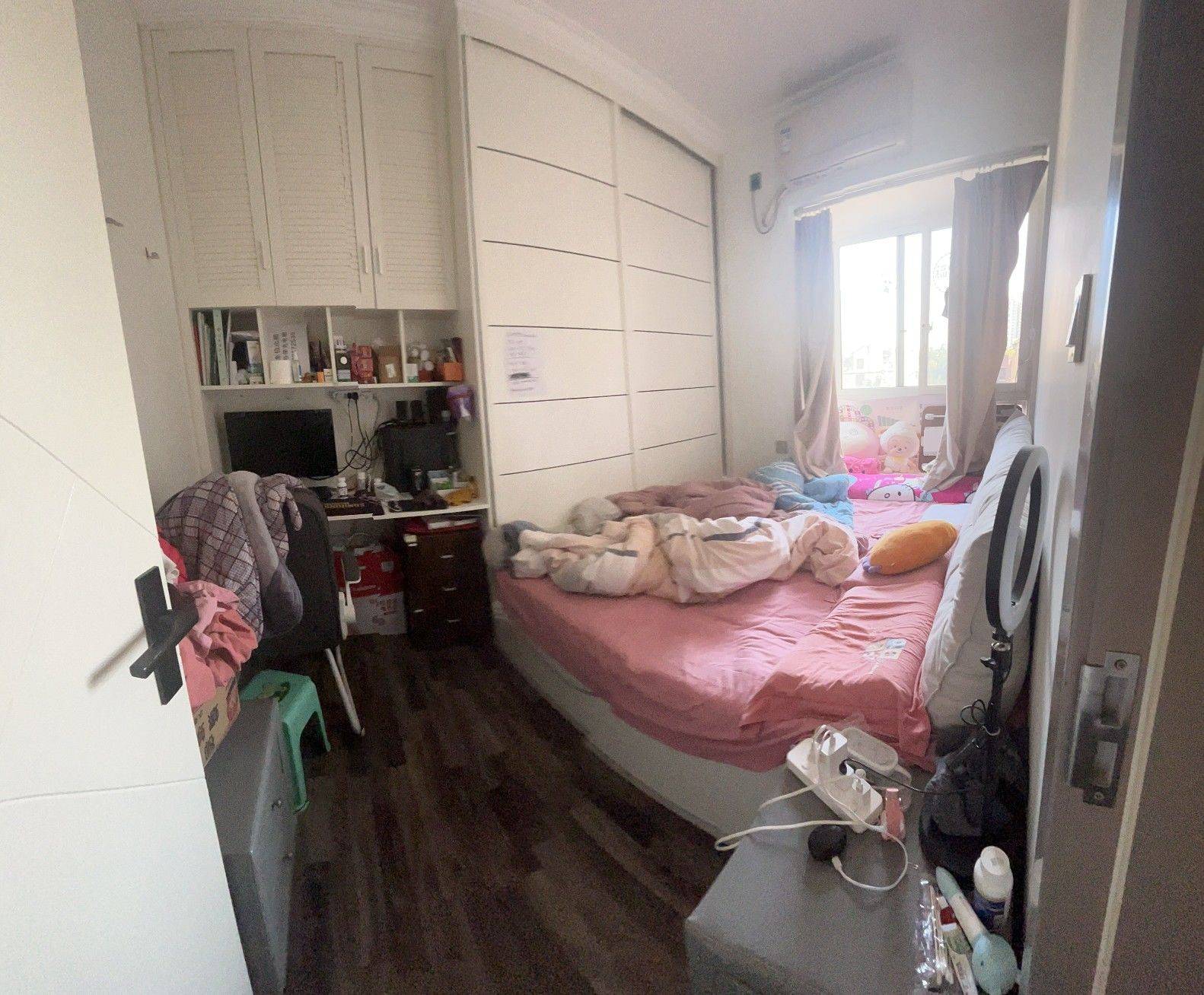 Chengdu-Longquanyi-Clean&Comfy,Hustle & Bustle,LGBTQ Friendly