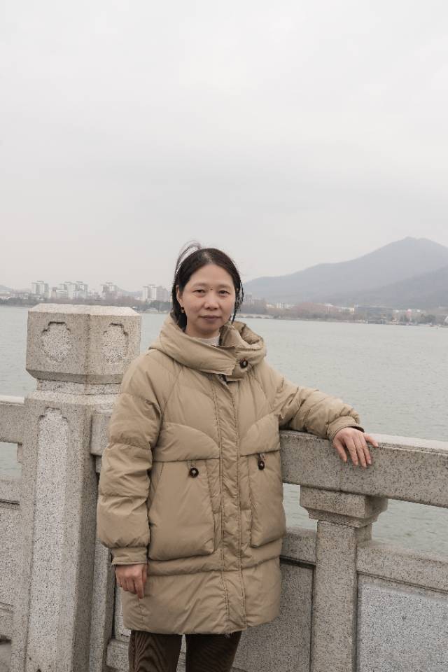 李女士