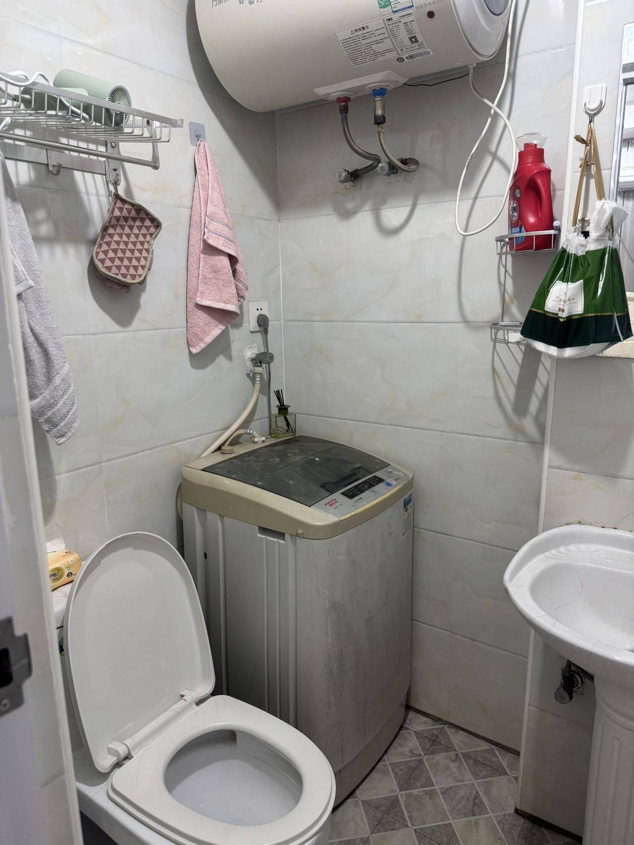 Shanghai-Minhang-Cozy Home,Clean&Comfy,No Gender Limit,Hustle & Bustle,“Friends”,Chilled,Pet Friendly