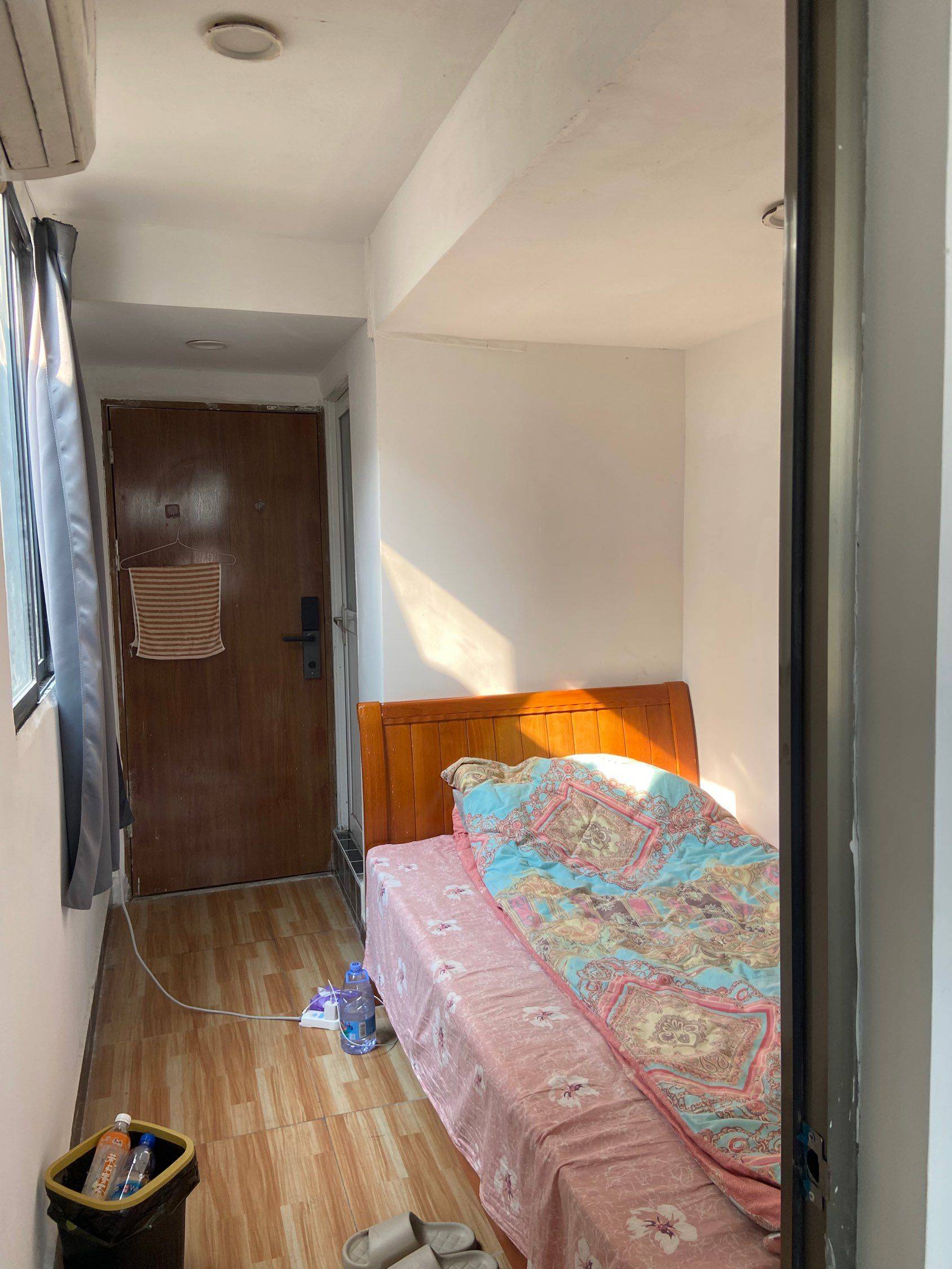 Shenzhen-Longhua-Cozy Home,Clean&Comfy,No Gender Limit,Hustle & Bustle,“Friends”,Chilled
