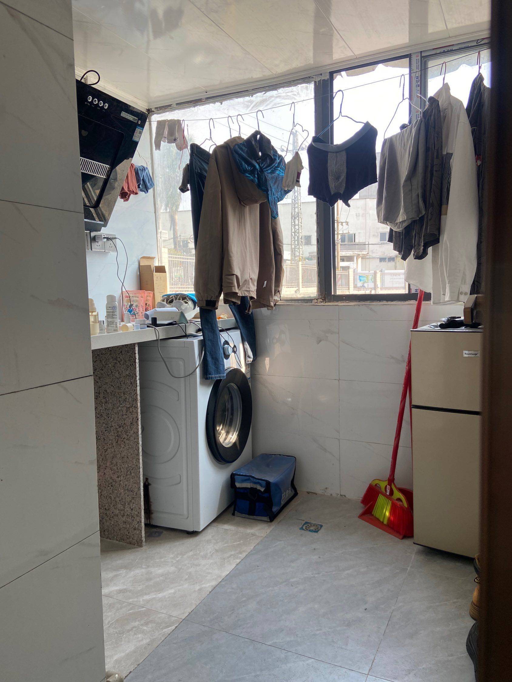 Shenzhen-Longhua-Cozy Home,Clean&Comfy,No Gender Limit,Hustle & Bustle,“Friends”,Chilled