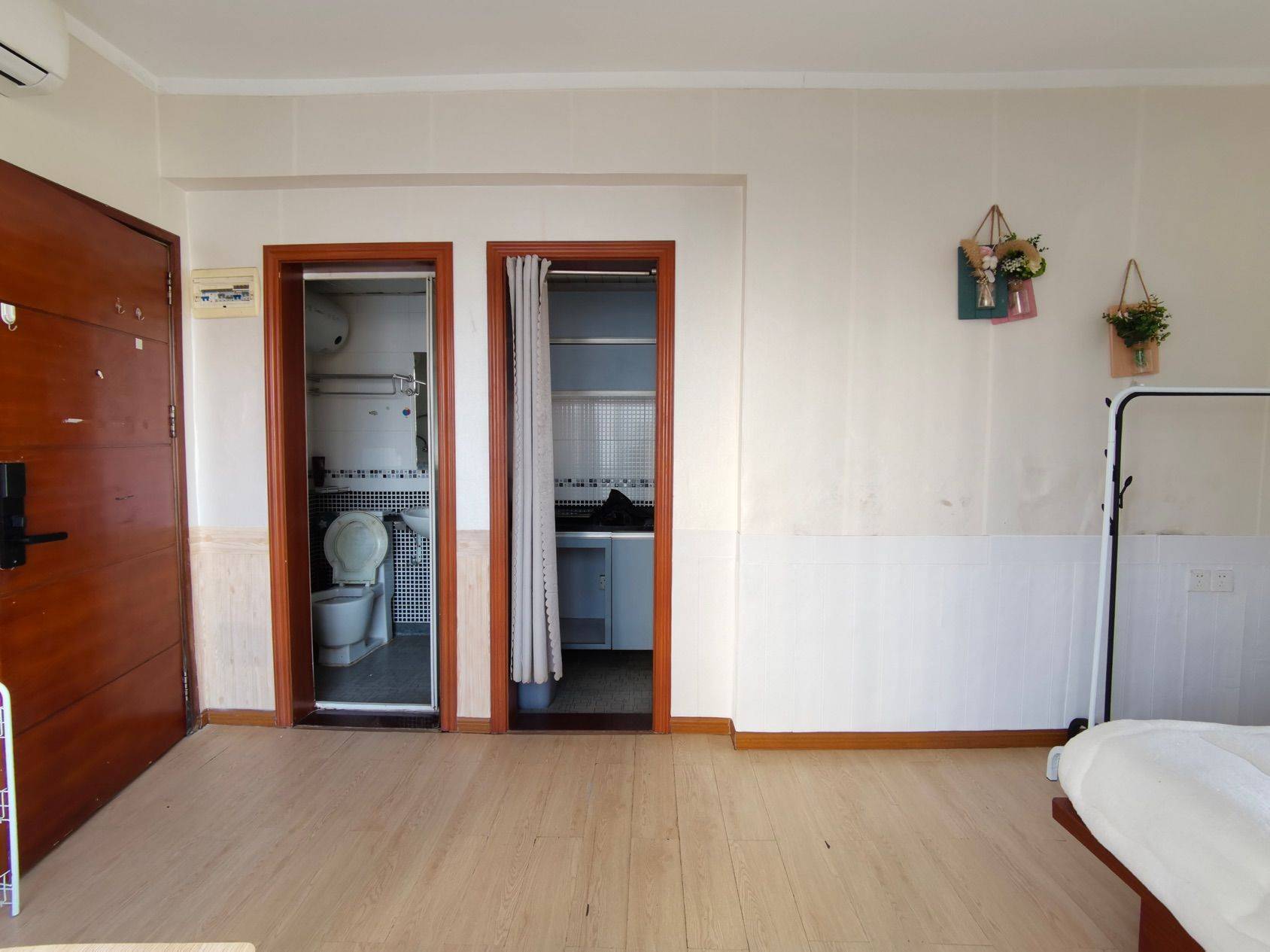 Guangzhou-Haizhu-Cozy Home,Clean&Comfy,No Gender Limit,Hustle & Bustle,“Friends”,Chilled,LGBTQ Friendly,Pet Friendly