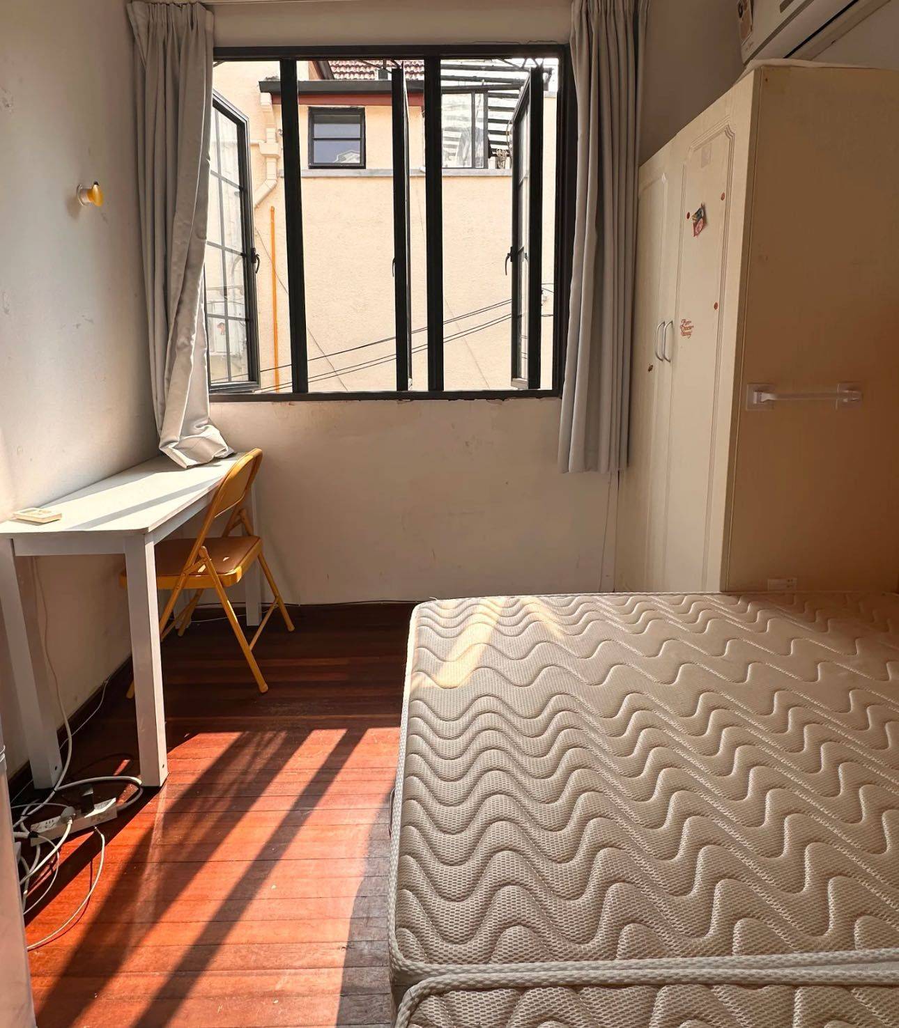Shanghai-Xuhui-Cozy Home,Clean&Comfy,No Gender Limit,Hustle & Bustle,“Friends”,Chilled