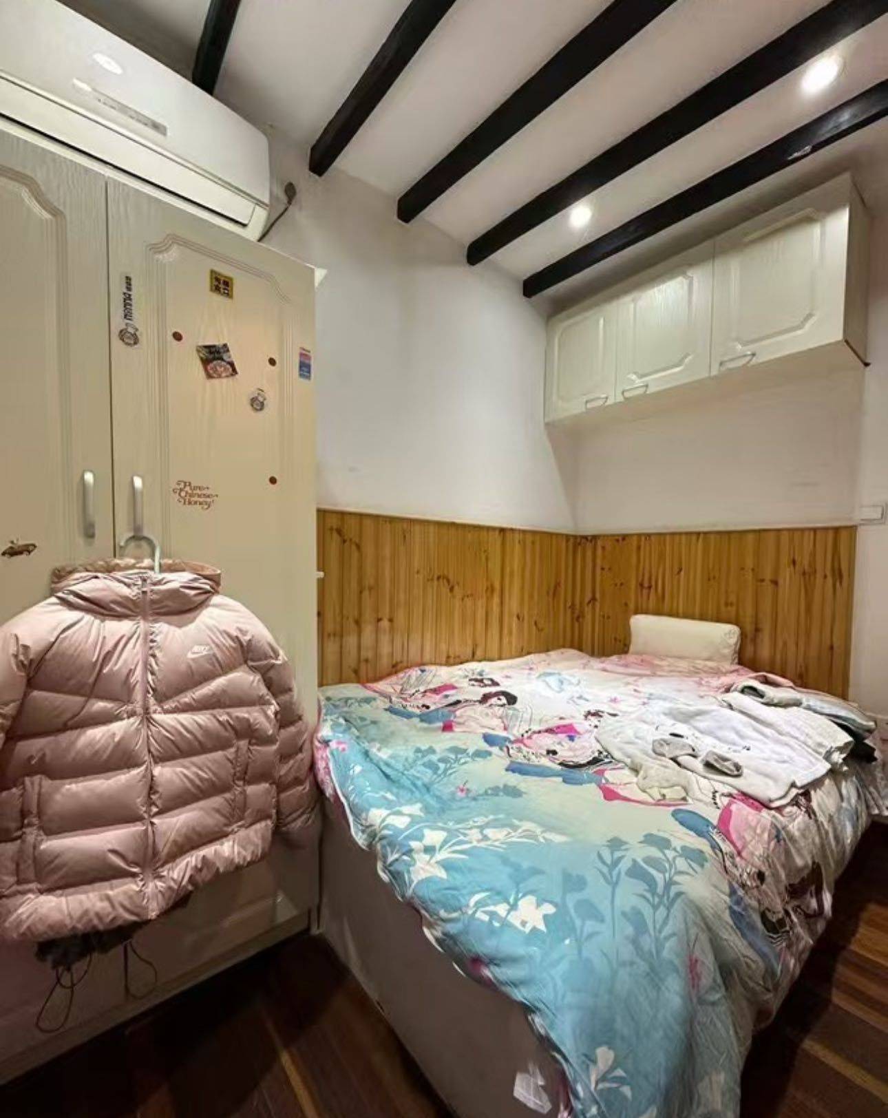 Shanghai-Xuhui-Cozy Home,Clean&Comfy,No Gender Limit,Hustle & Bustle,“Friends”,Chilled