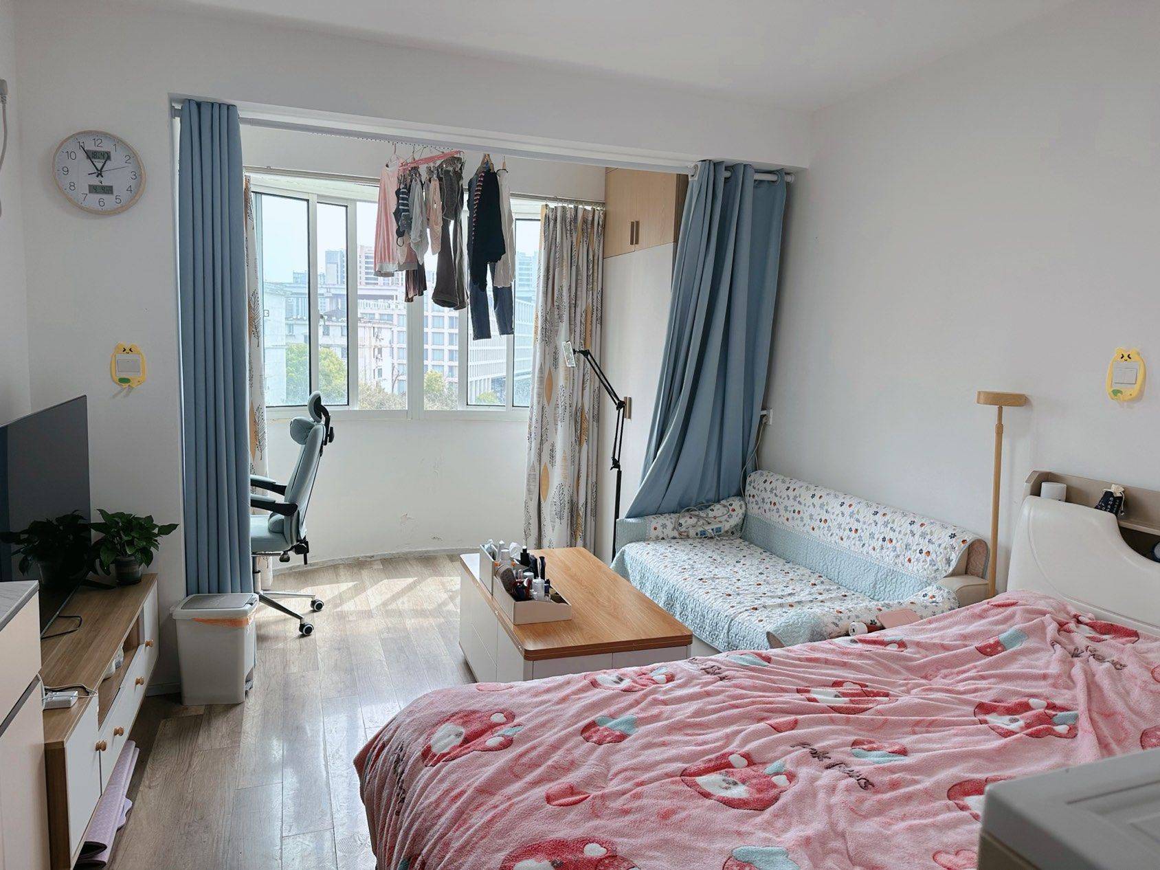 Shanghai-Pudong-Cozy Home,Clean&Comfy,No Gender Limit,Hustle & Bustle,“Friends”,Chilled,LGBTQ Friendly,Pet Friendly