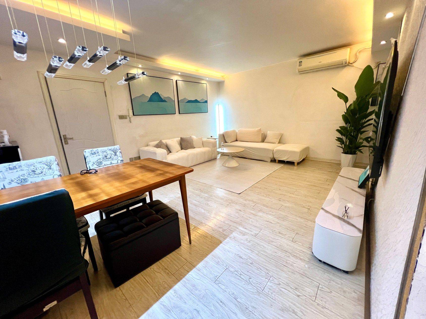 Shanghai-Jing‘An-交通便利,人广商圈,大悦城,Pet Friendly,LGBTQ Friendly,Cozy Home,Clean&Comfy,No Gender Limit,Hustle & Bustle,“Friends”,Chilled